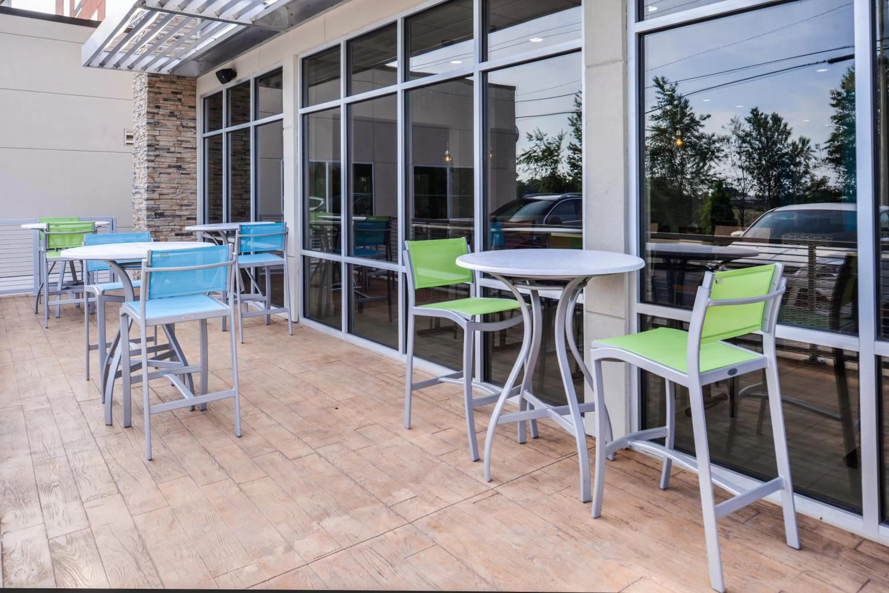 Swimming pool in Holiday Inn Express & Suites - Siloam Springs by IHG