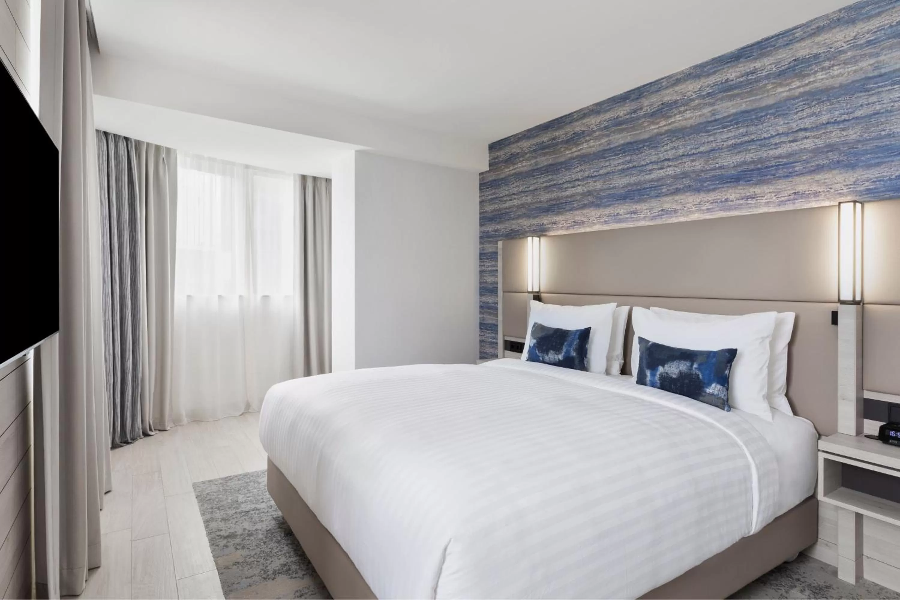 King Suite with Balcony and Sea View in Courtyard by Marriott Batumi