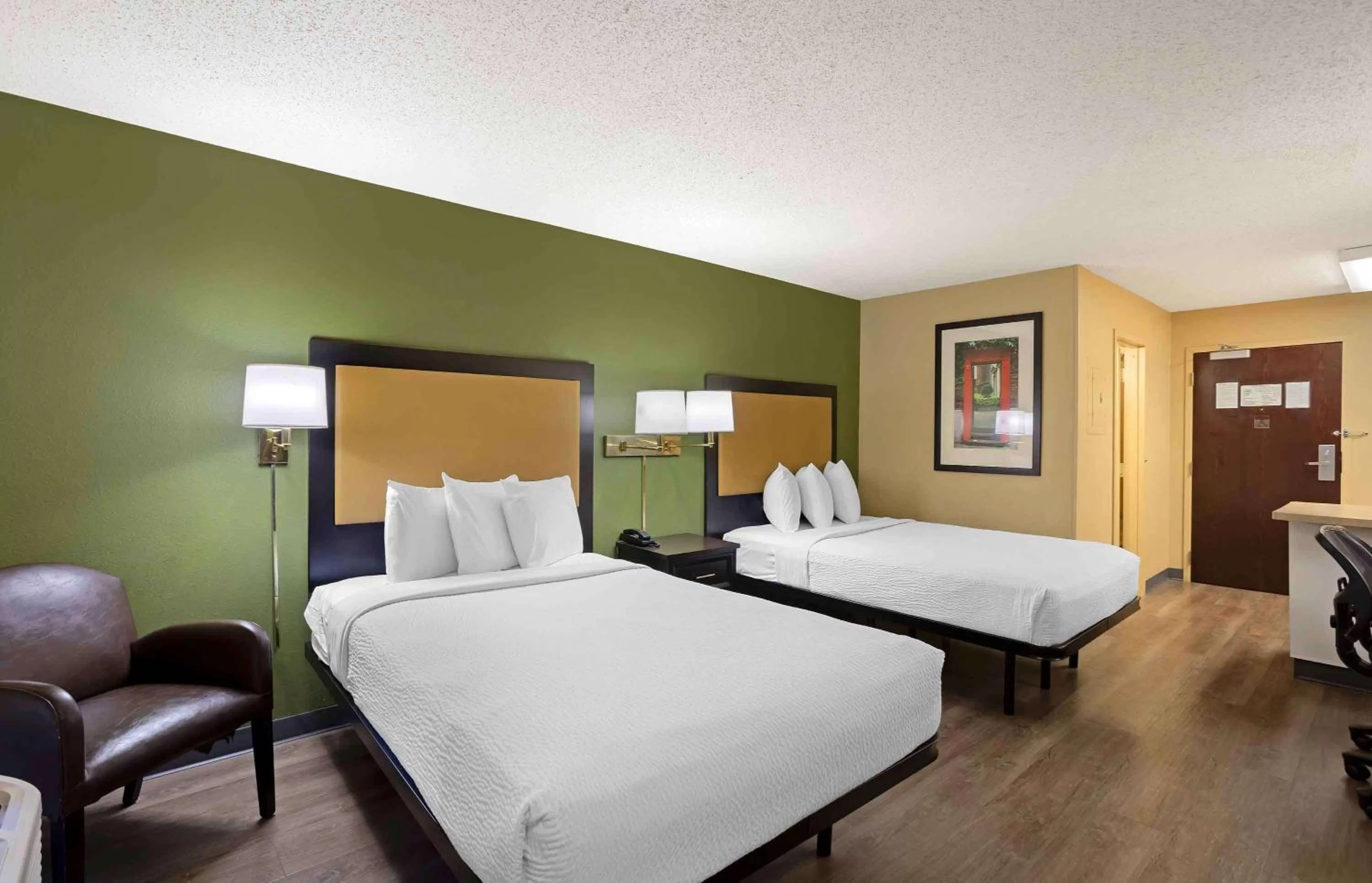 Bedroom, Bed in Extended Stay America Select Suites - Springfield - South