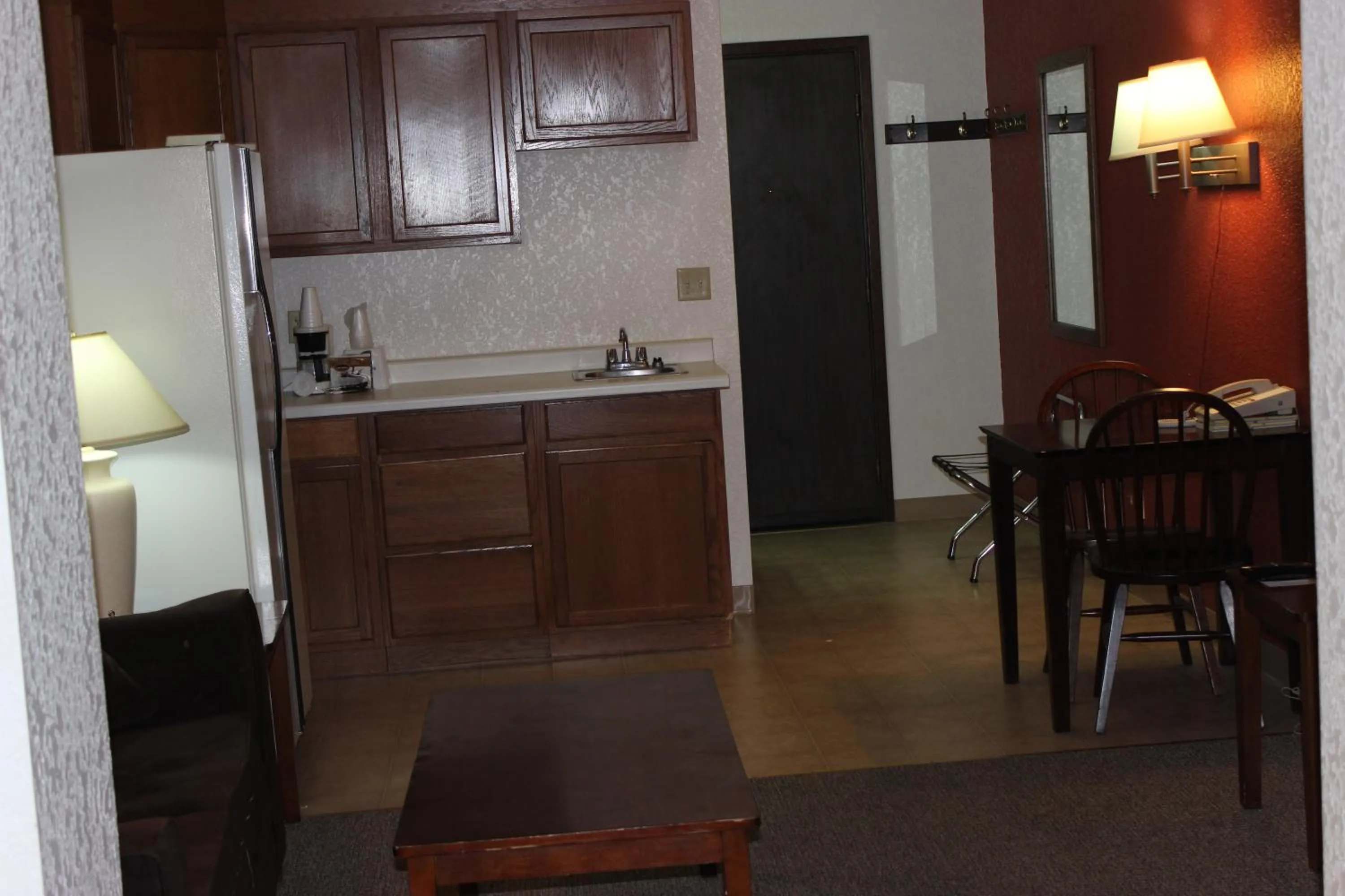 Kitchen or kitchenette, Kitchen/Kitchenette in Americas Best Value Inn Grand Forks