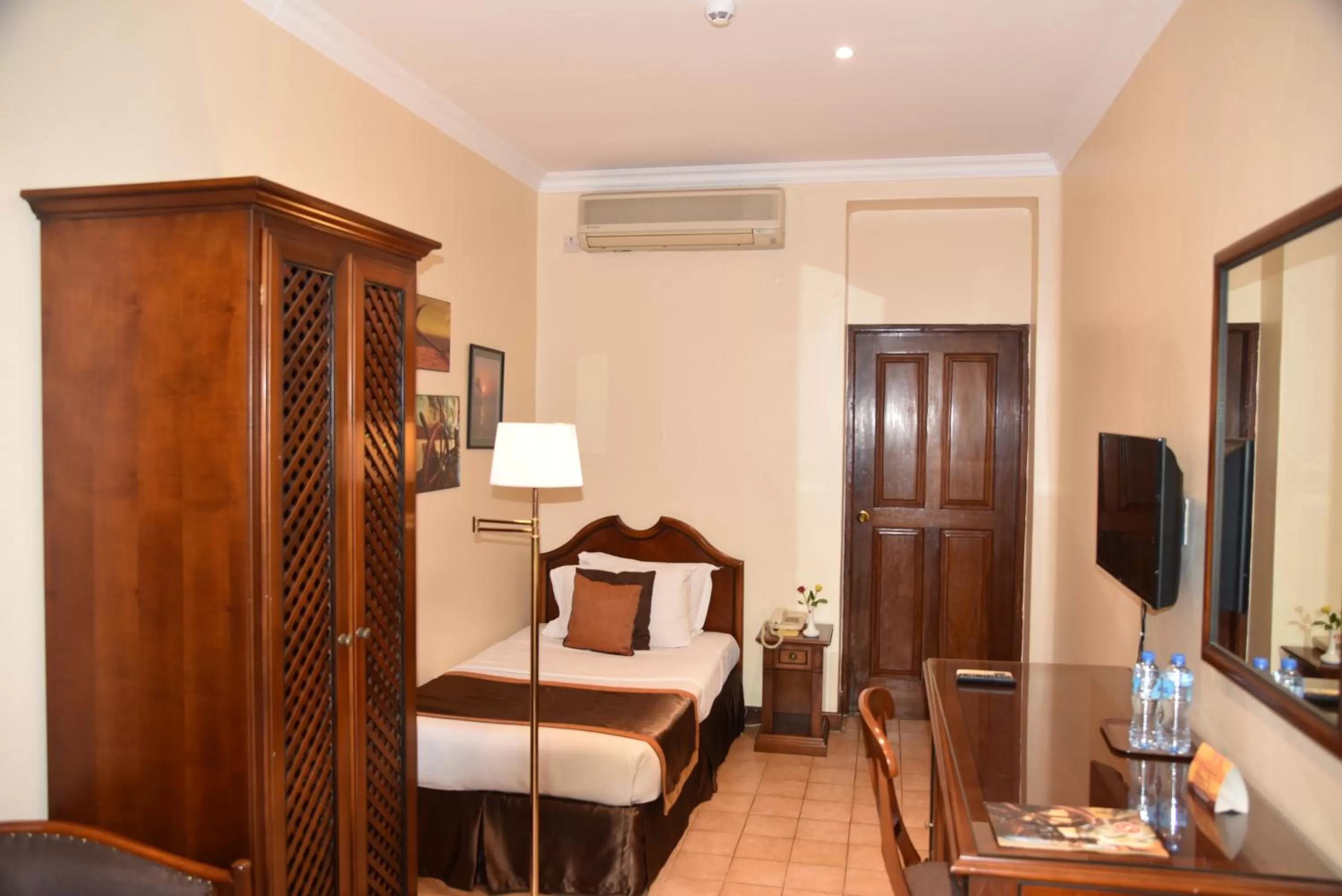 Photo of the whole room, Bed in Speke Hotel 1996 Ltd