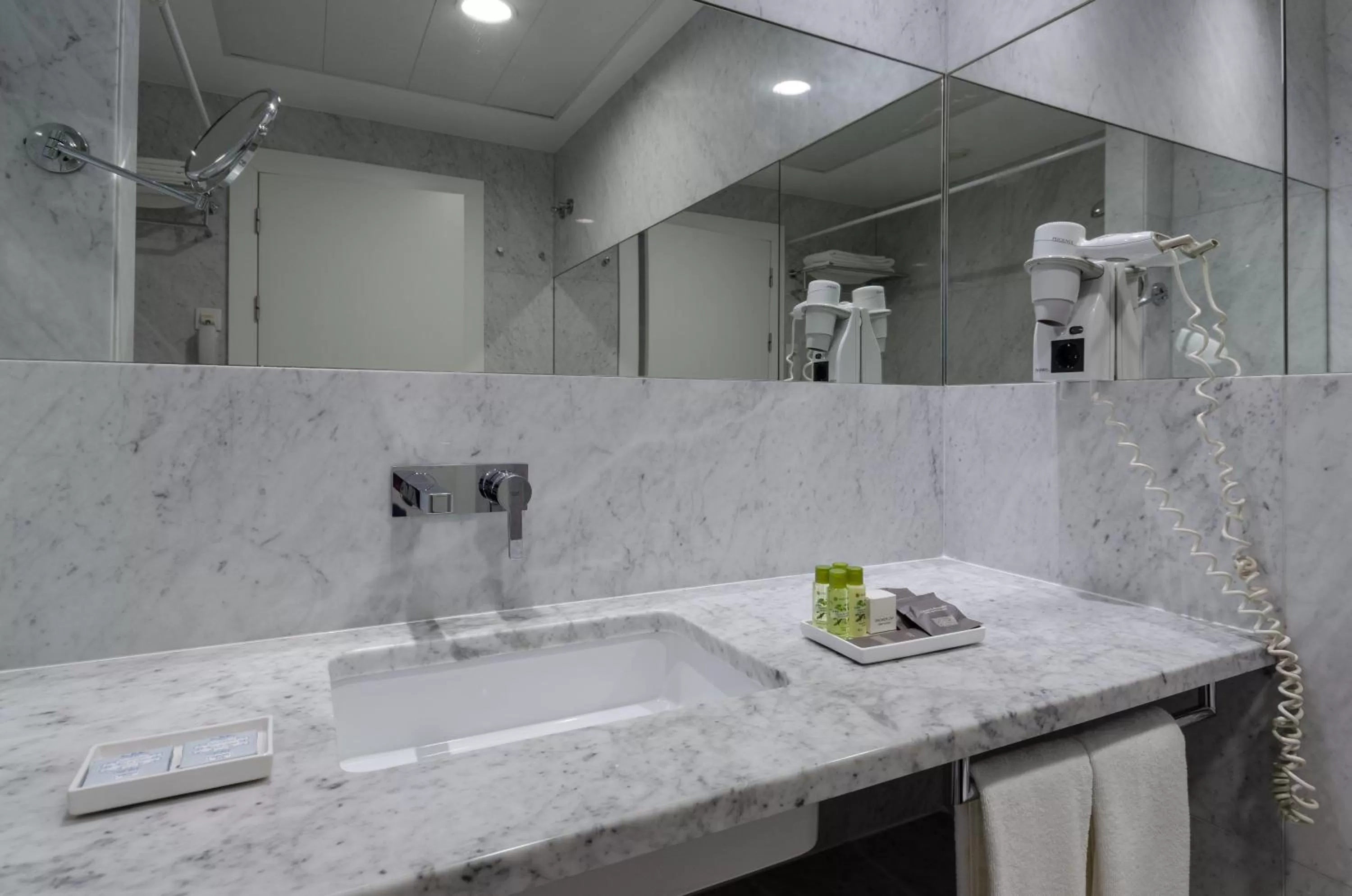 Bathroom in Olissippo Saldanha