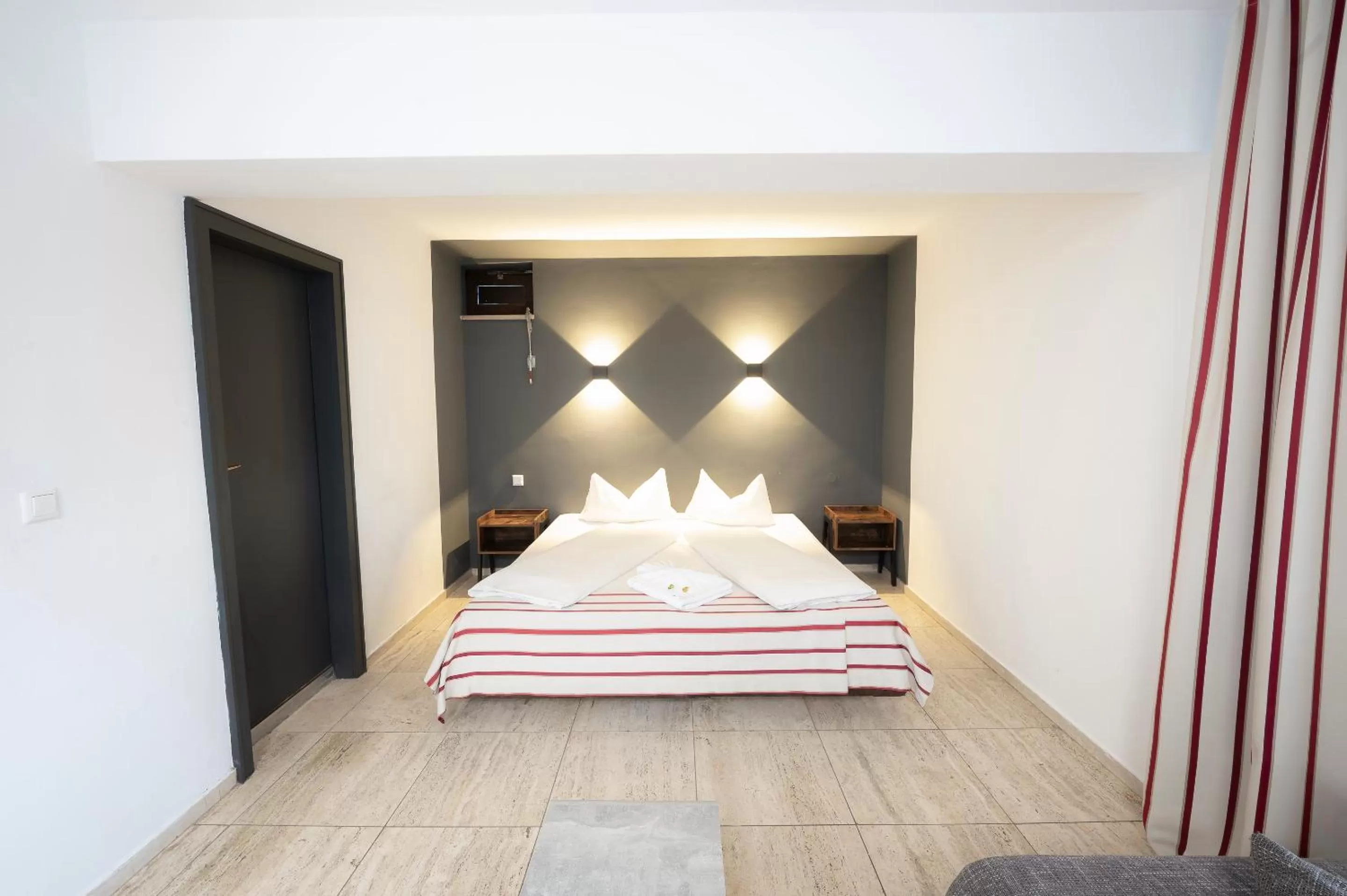 Staff, Bed in Hotel Astoria Stuttgart City