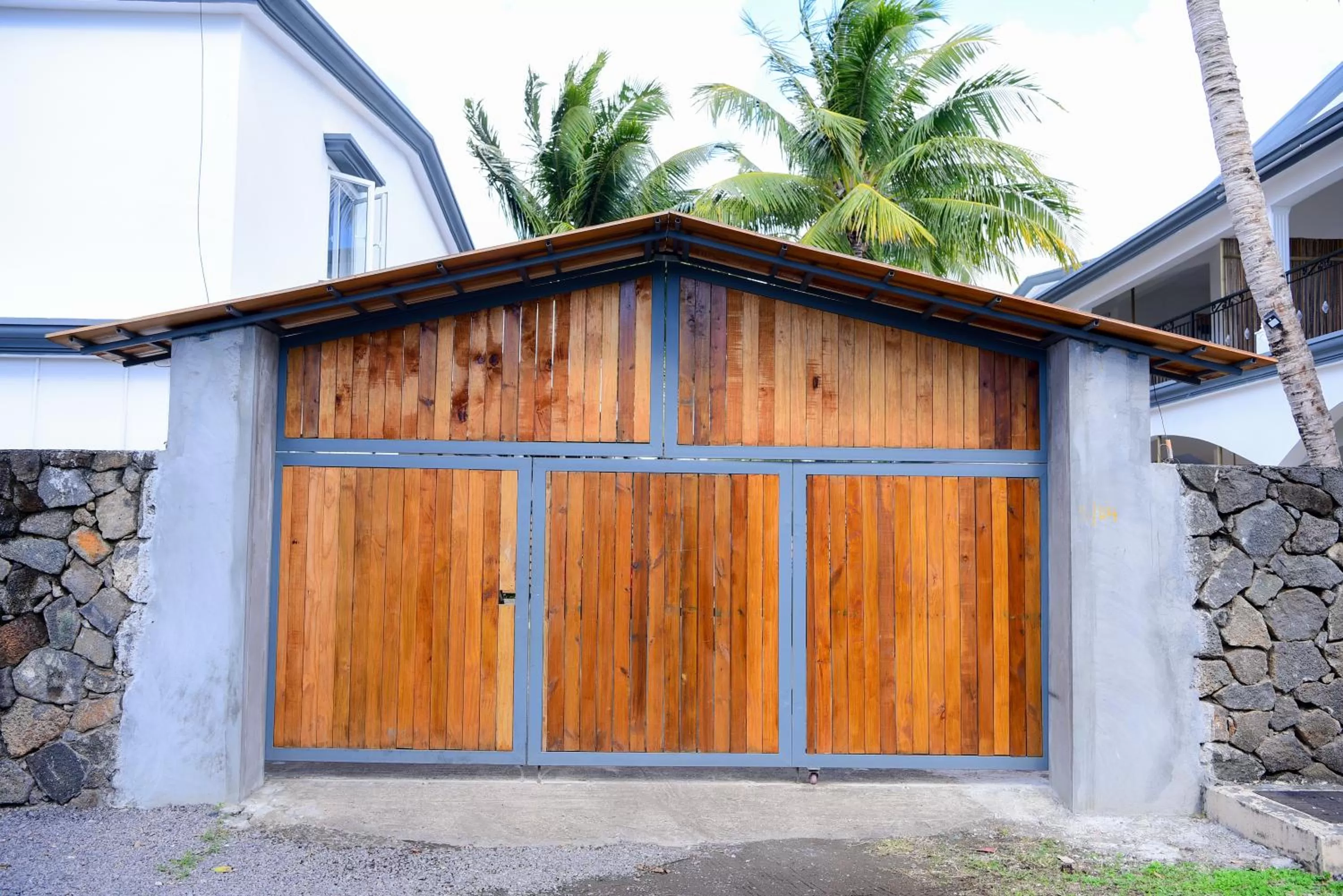 Property building in Maison Du Nord
