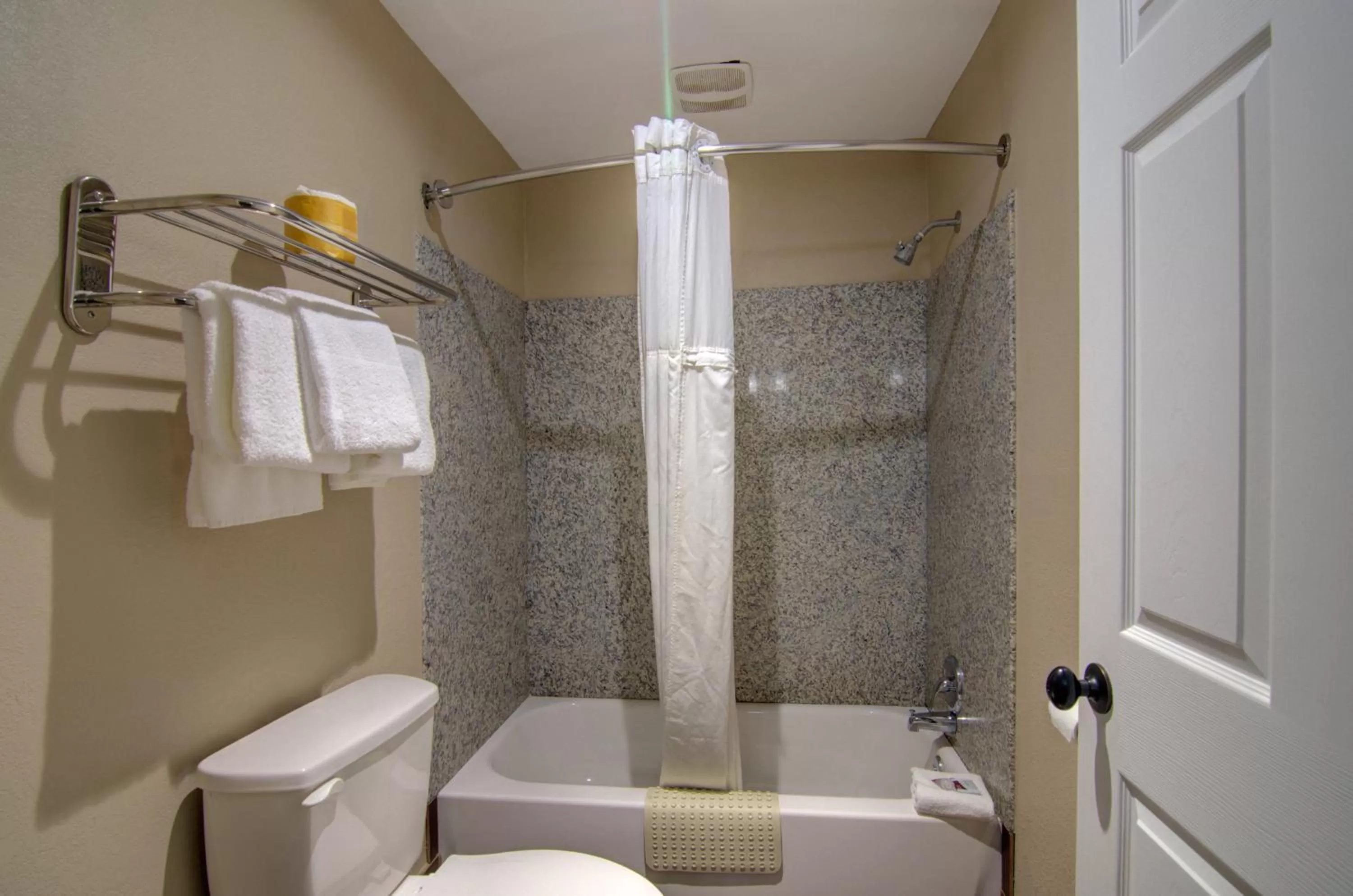 Westbridge Inn & Suites