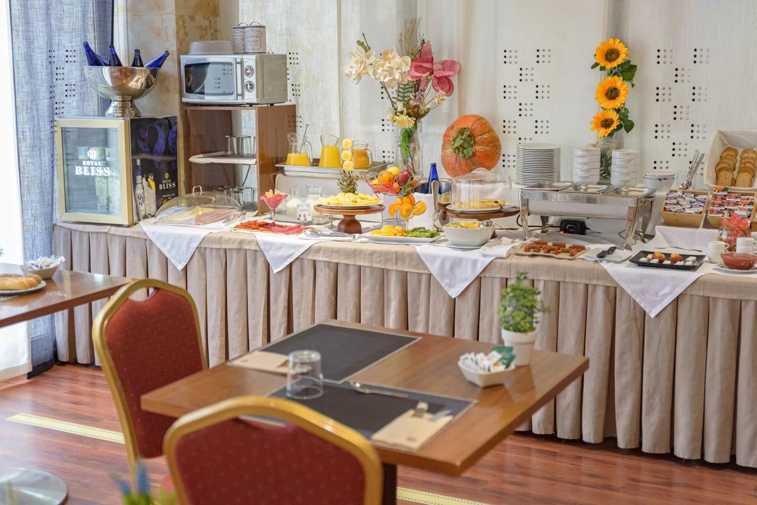 Breakfast in Hospedium Hotel Casino Del Tormes