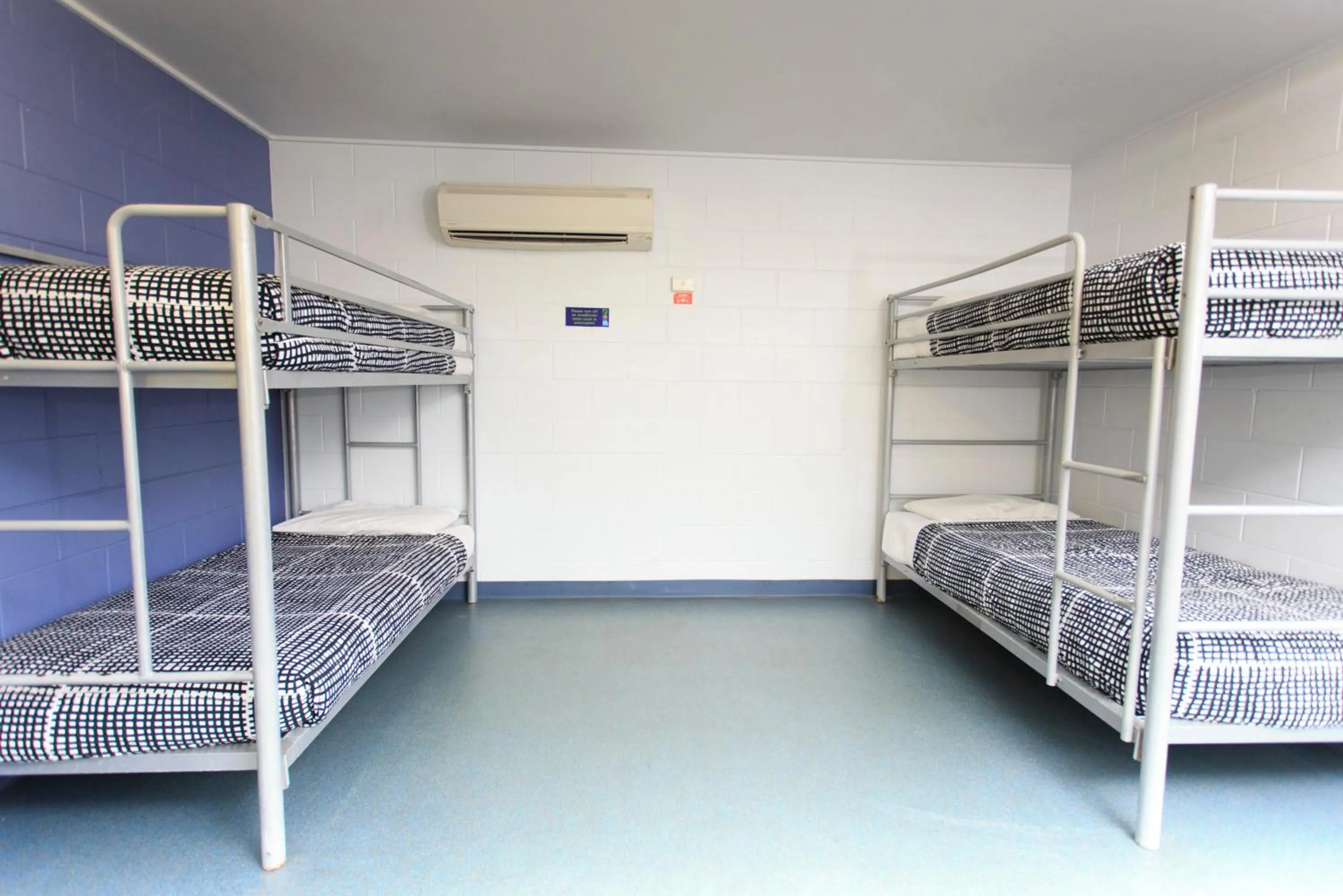 Bedroom, Bed in YHA Cairns Central