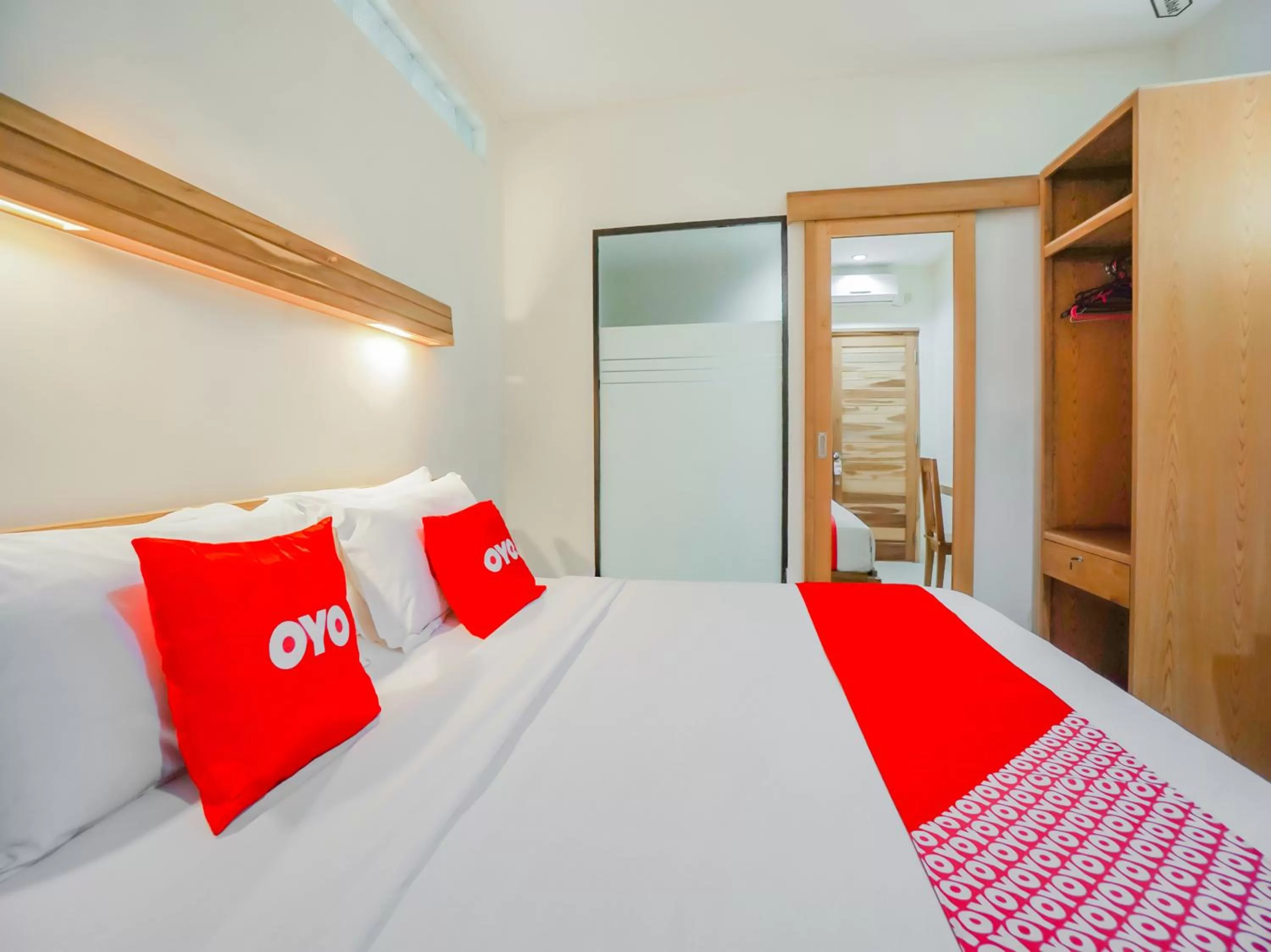 Bedroom in SUPER OYO 90319 Angler Guest House Malang