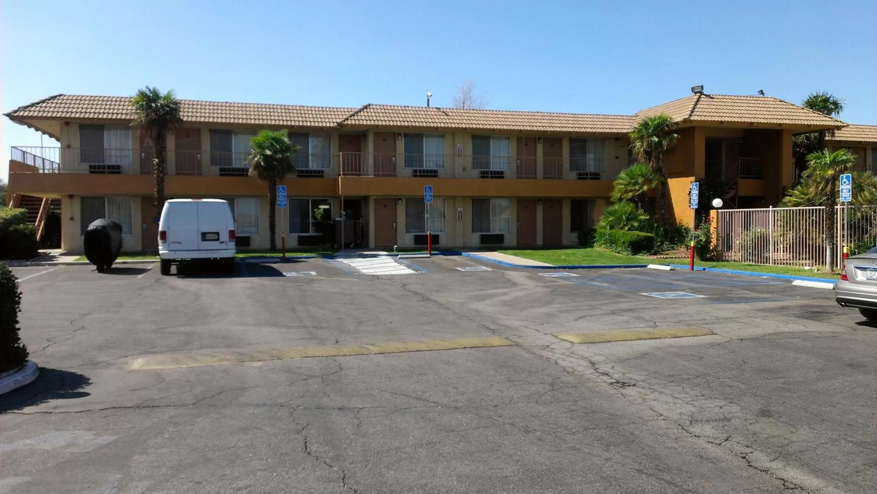 Facade/entrance, Property Building in Knights Inn Palmdale