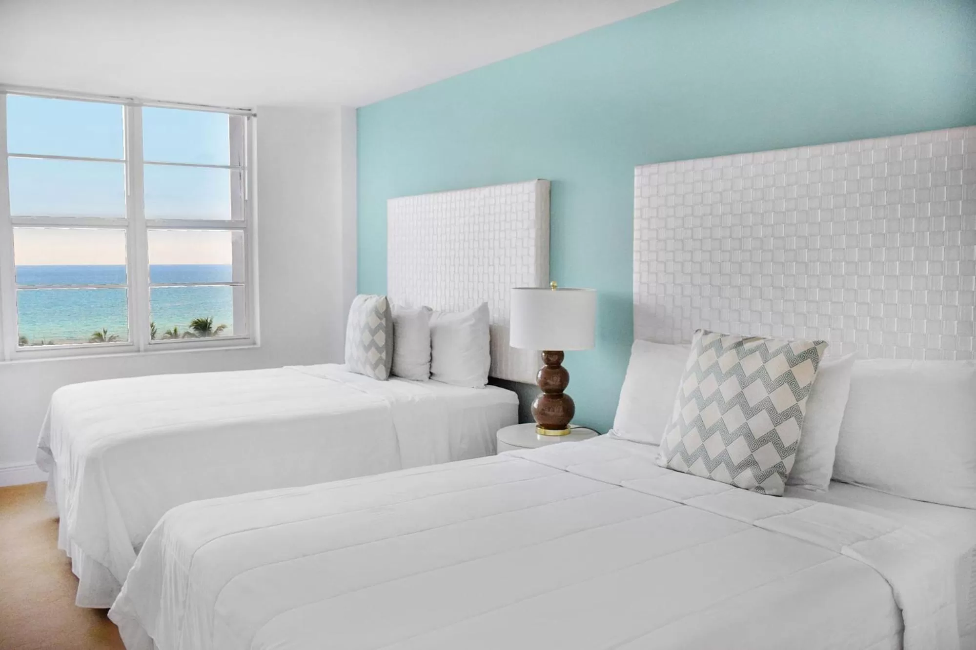 Bedroom, Bed in Seacoast Suites on Miami Beach