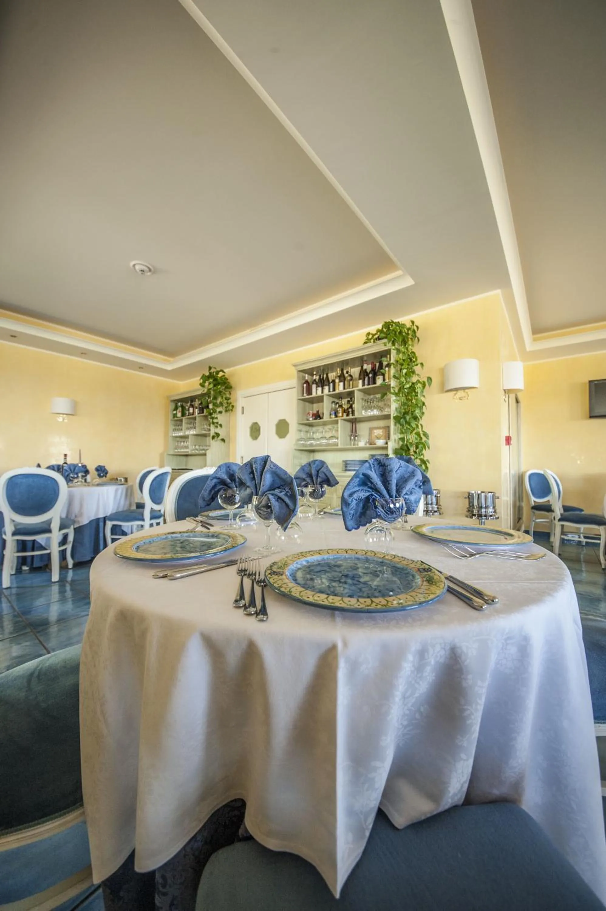 Restaurant/places to eat in Hotel Murano