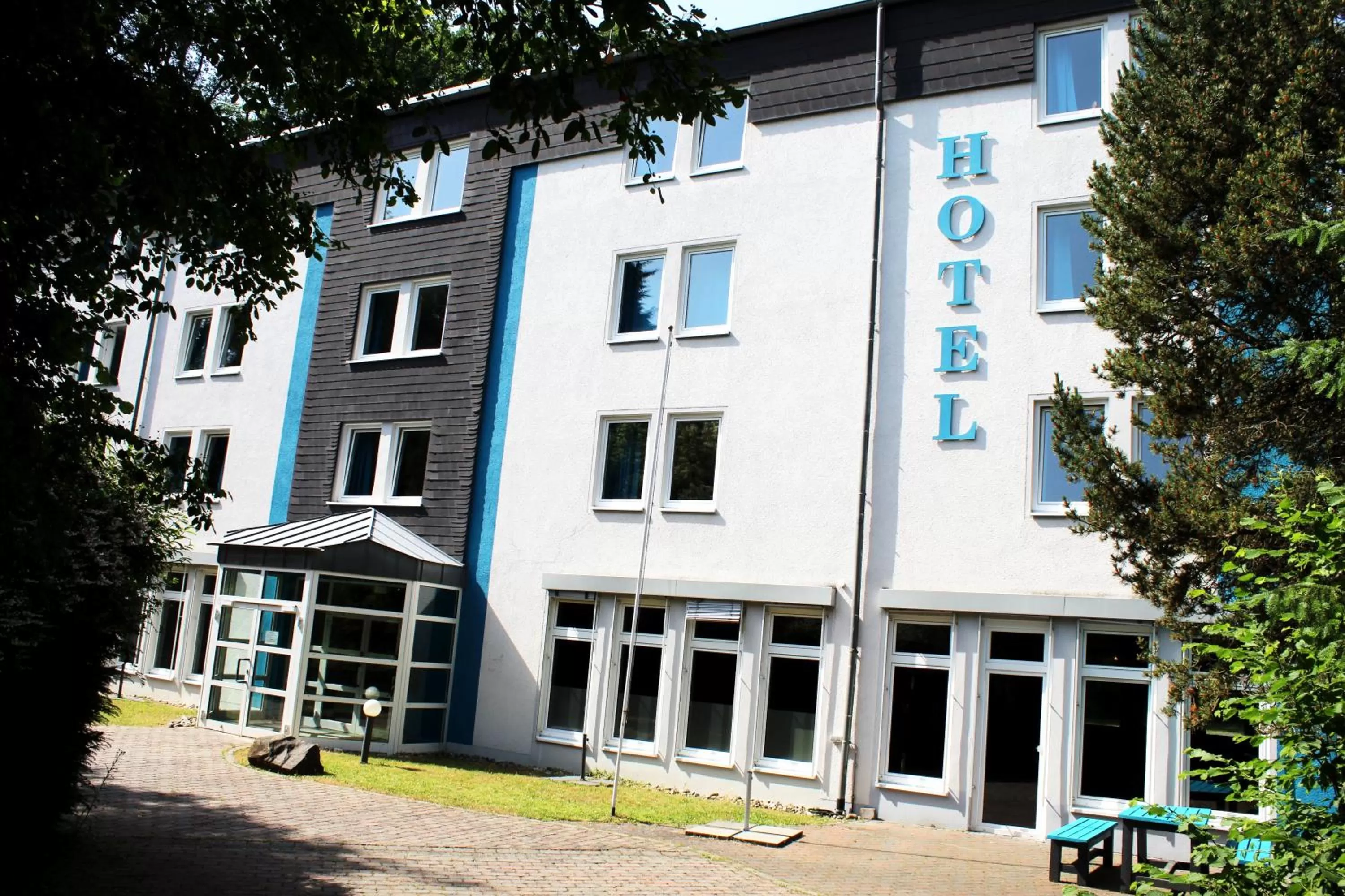 Property building in besttime Hotel Bendorf Koblenz