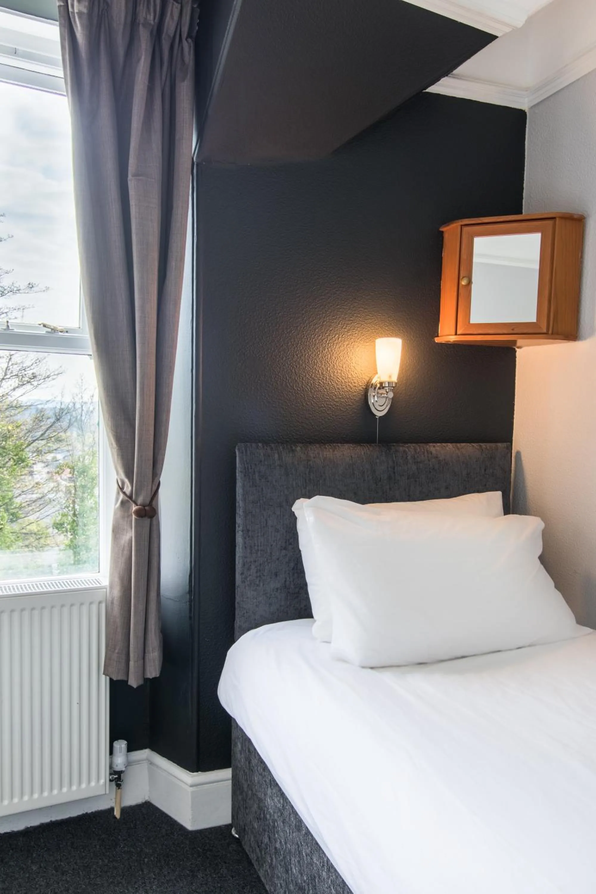 Bedroom, Bed in Bazpackers