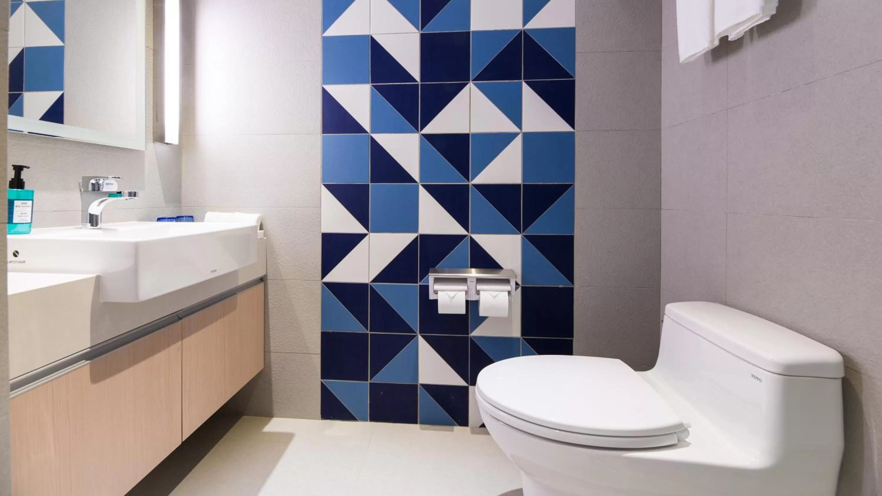 Bathroom in Holiday Inn Express Taichung Fengchia by IHG