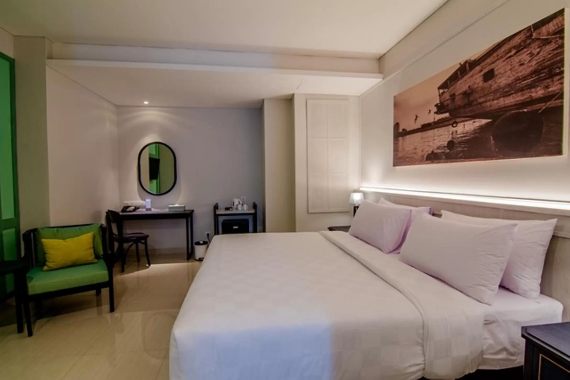 Bedroom, Bed in Jambuluwuk Thamrin Hotel