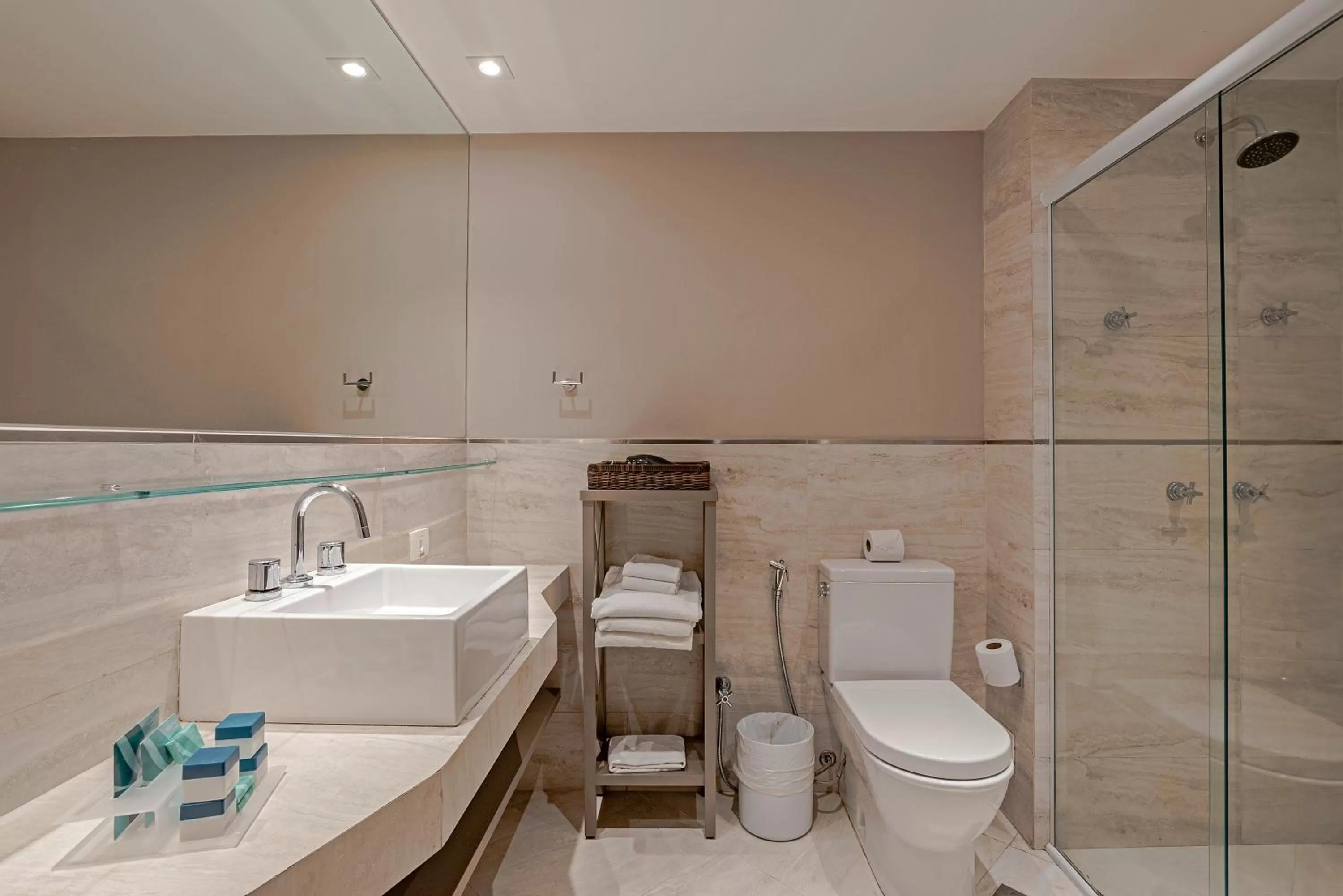 Toilet in Slaviero Baia Norte Florianópolis