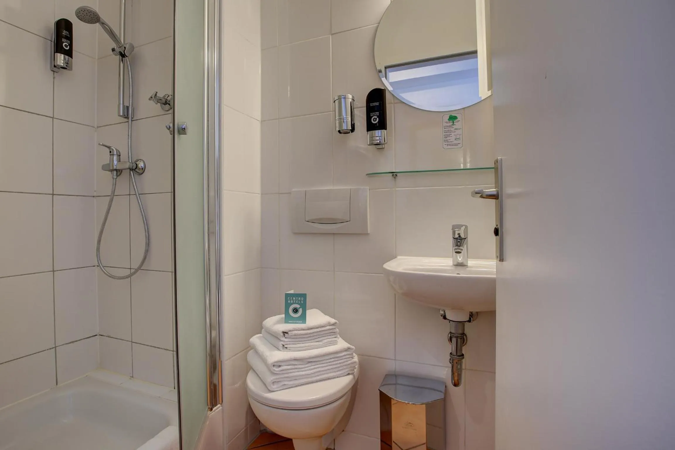 Bathroom in Hotel Keese Hamburg