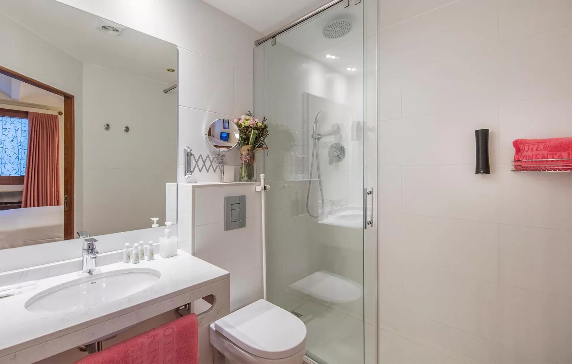 Bathroom in Hotel Continental Palacete