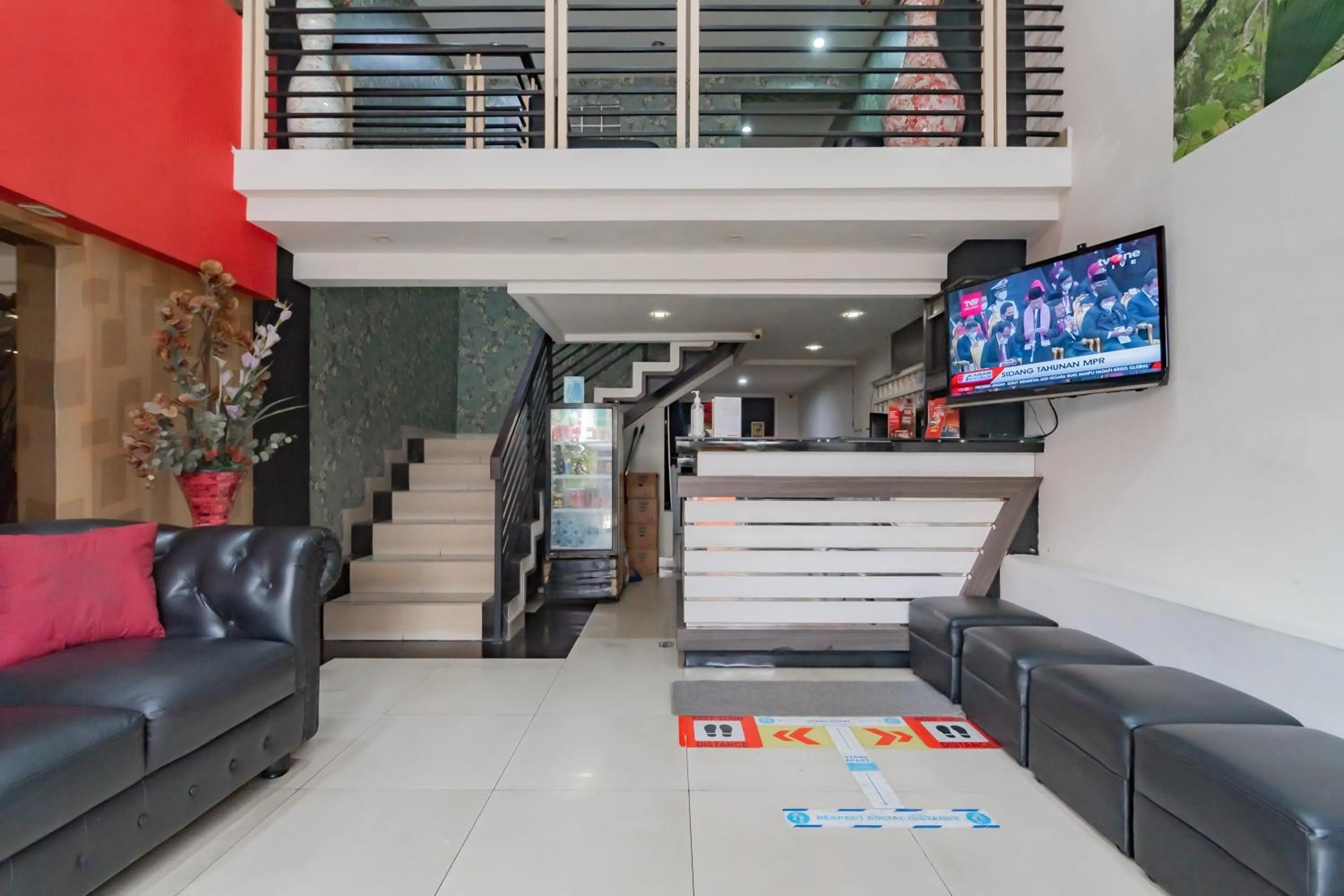 Lobby or reception in RedDoorz near Gedung Sate 2