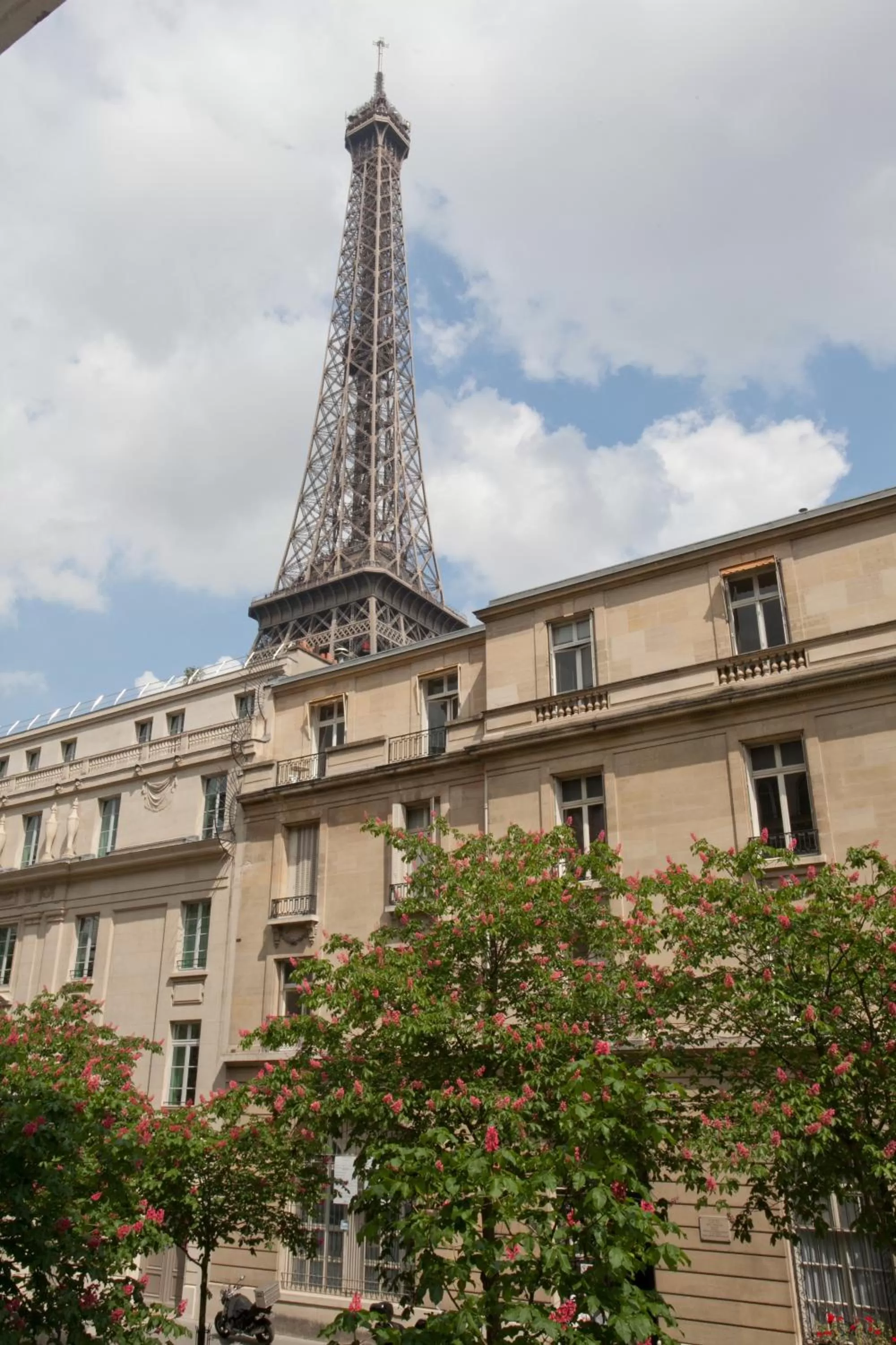Facade/entrance in Résidence Charles Floquet