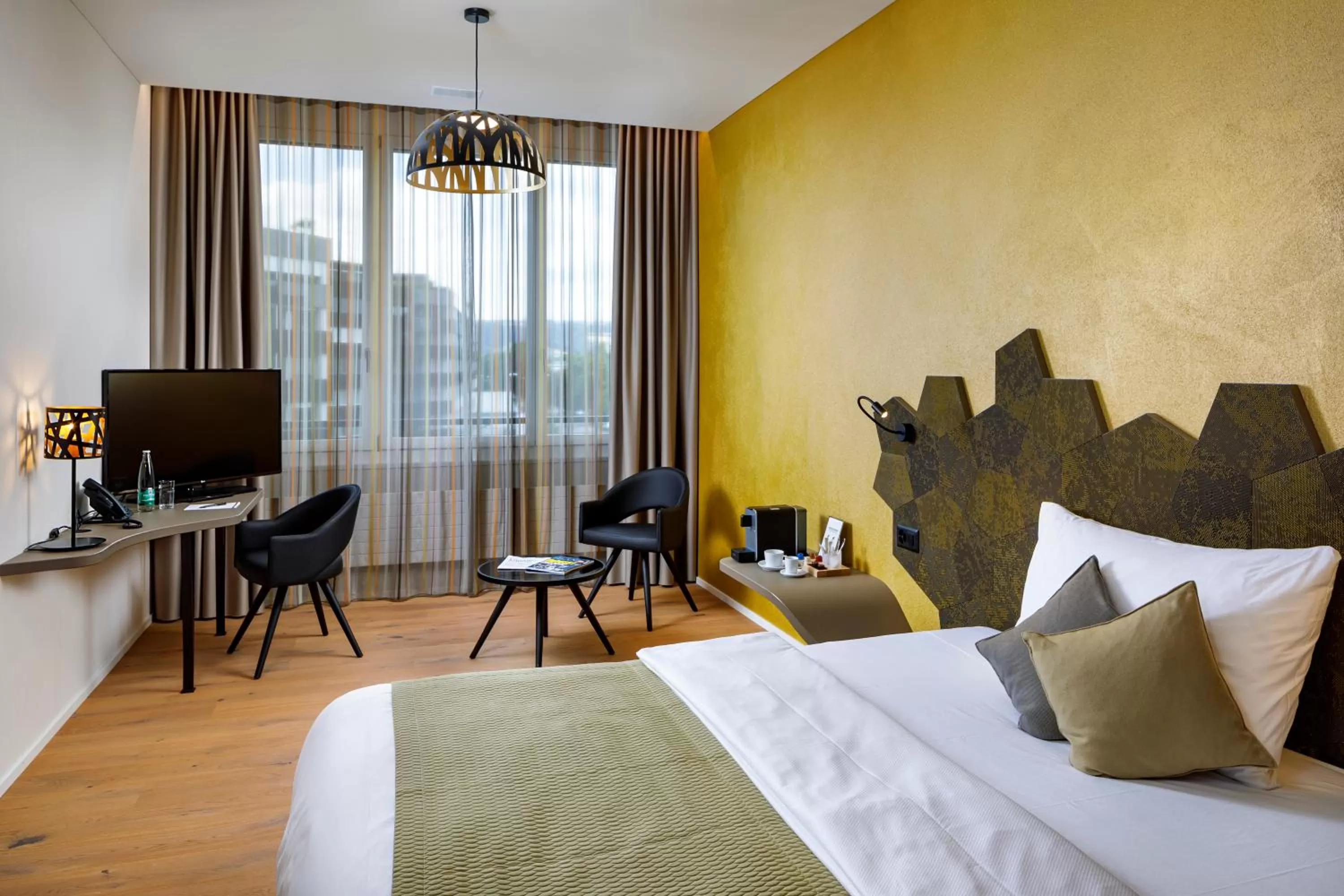 Photo of the whole room, Bed in Focus Hotel