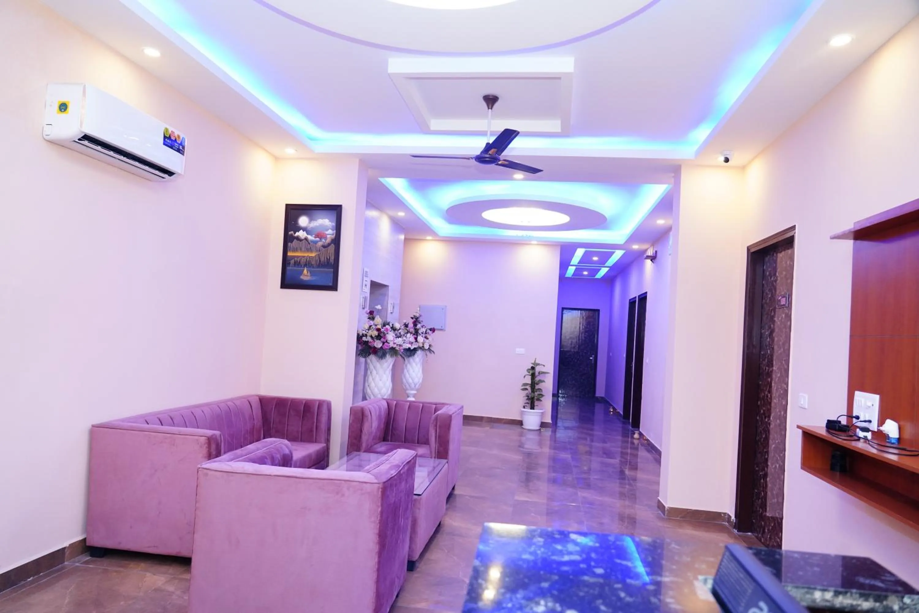 Living room in ExpoMart Inn