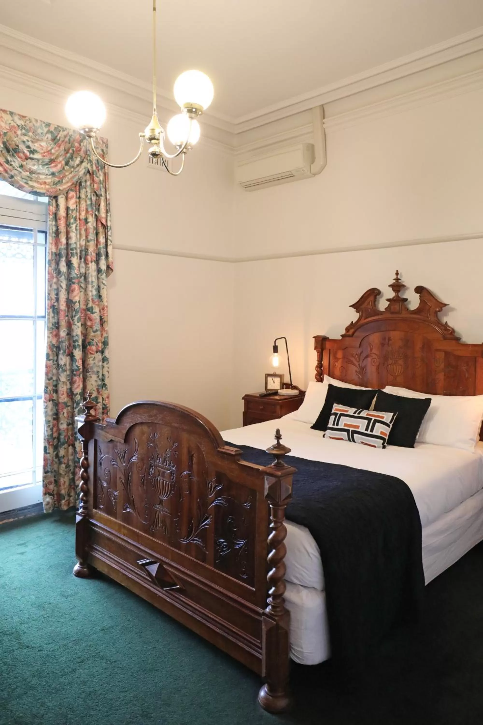 Bed in Yarra Valley Grand