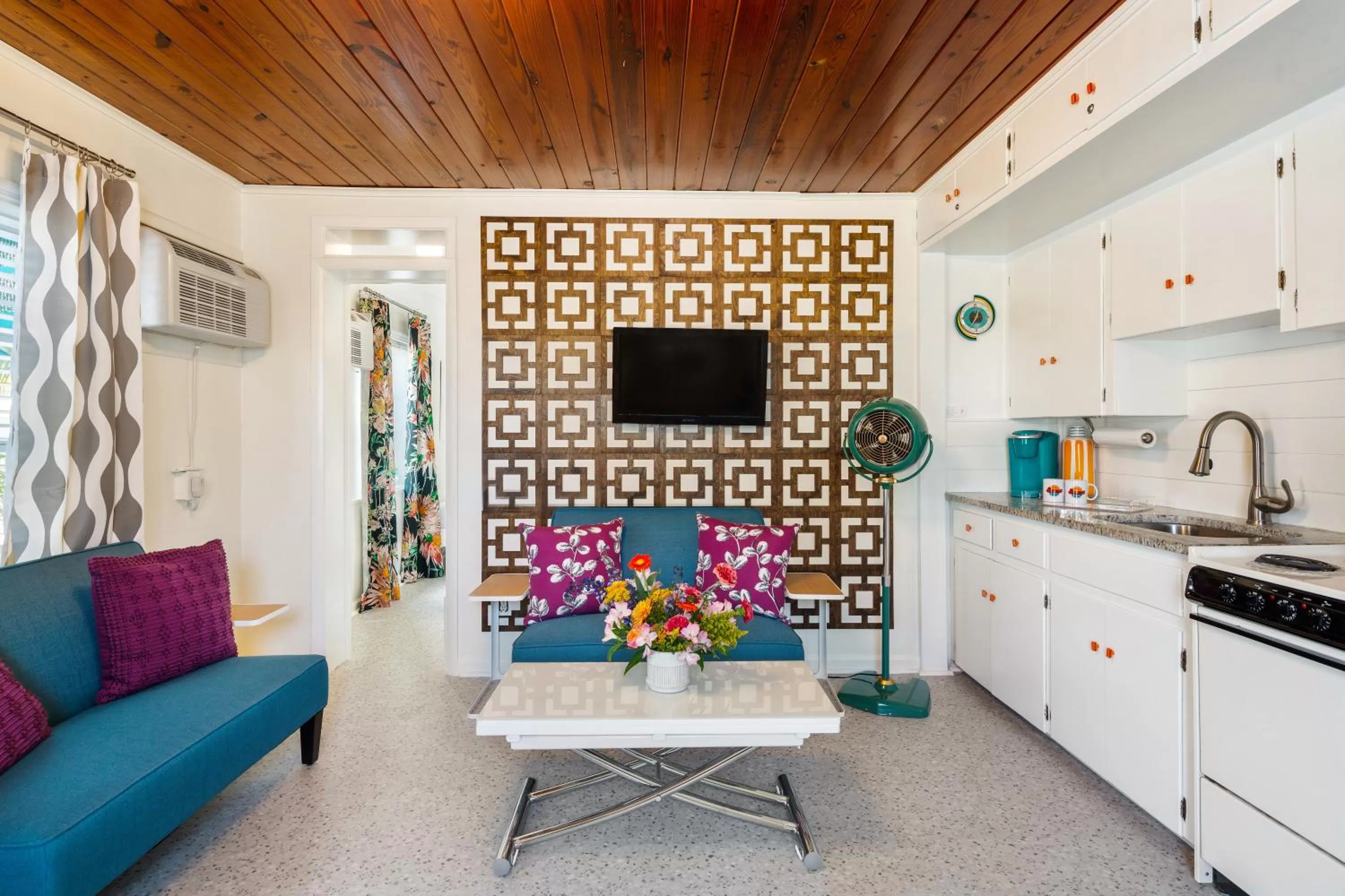 Living room in Sunset Inn and Cottages