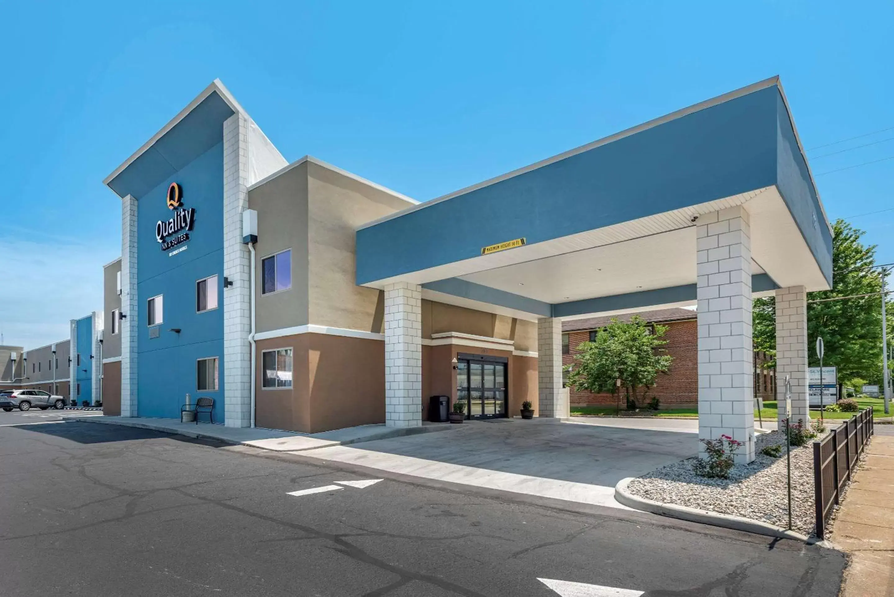 Quality Inn & Suites Evansville Downtown Quality Inn & Suites Evansville Downtown