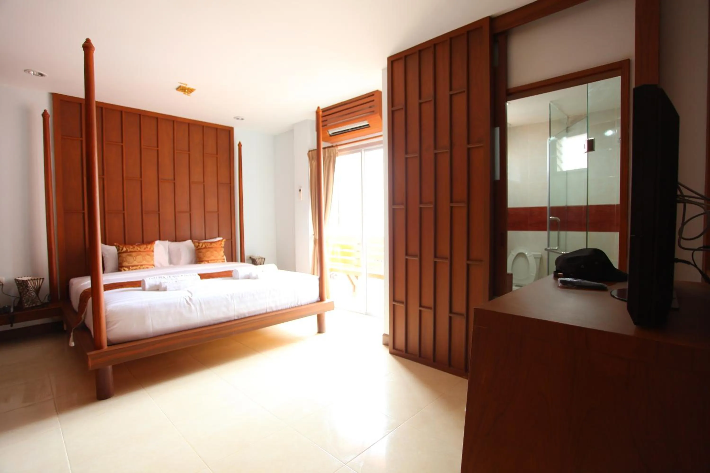 Bed in Lotus Hotel Patong