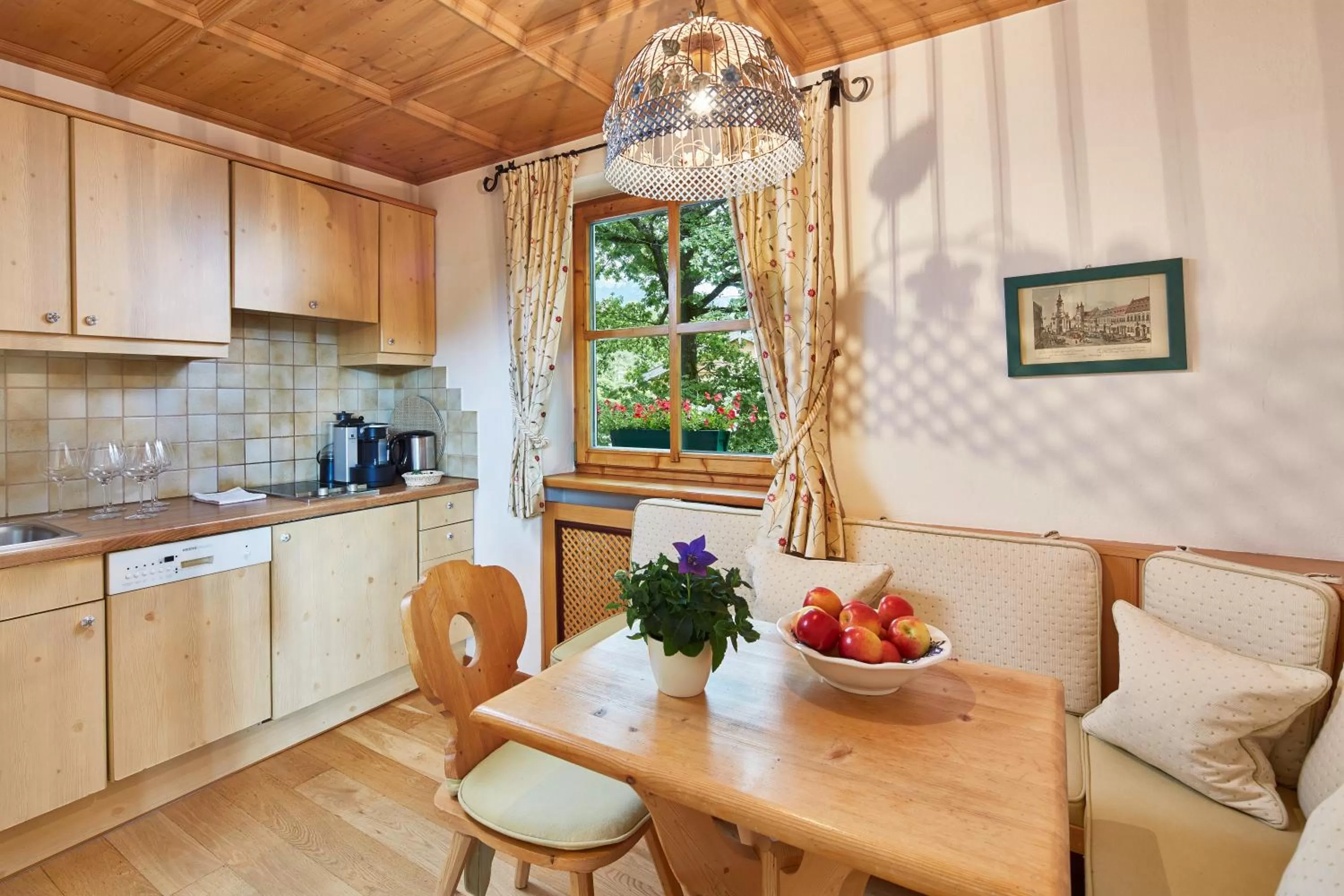 Kitchen or kitchenette in Landsitz Römerhof - Hotel Apartments