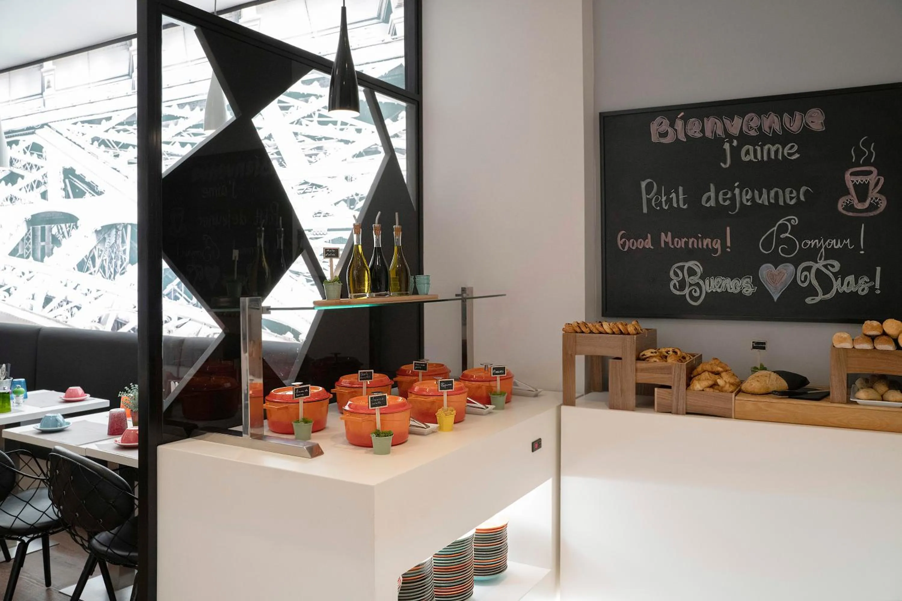 Breakfast in Hotel Paris Opera Affiliated by Meliá