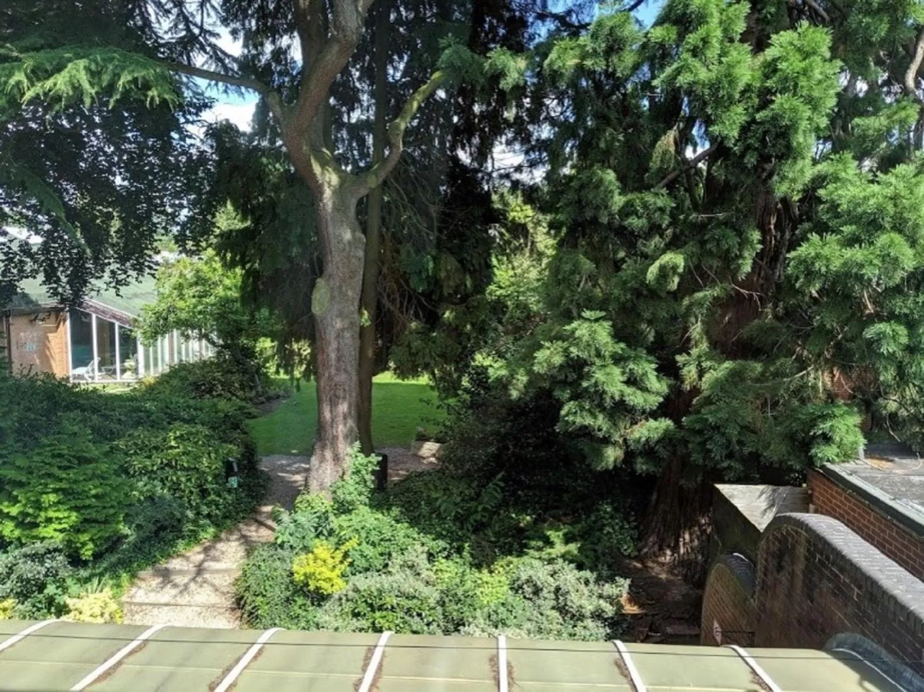 Photo of the whole room in voco St. Johns Solihull by IHG