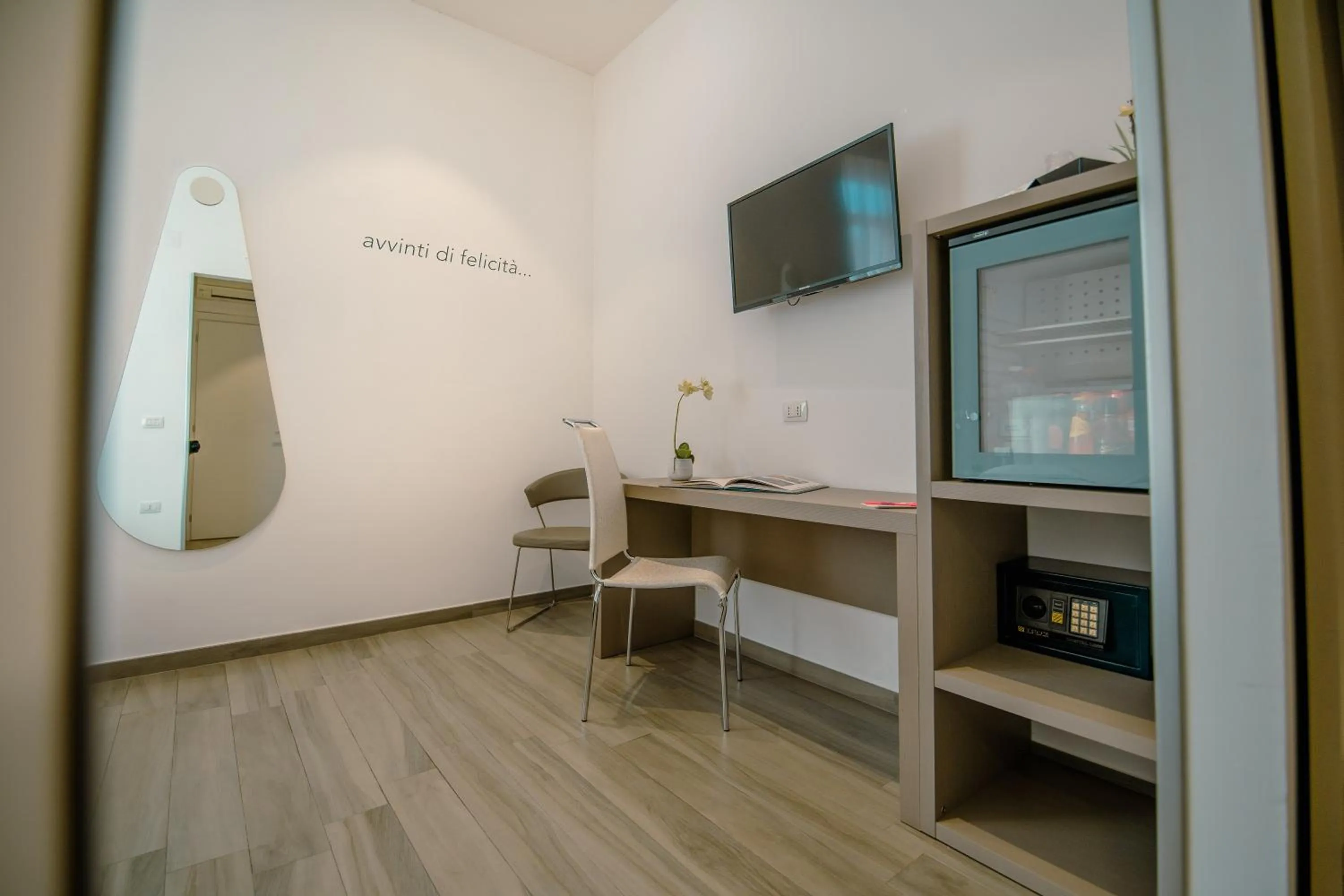 Photo of the whole room in Hotel Bruman Salerno