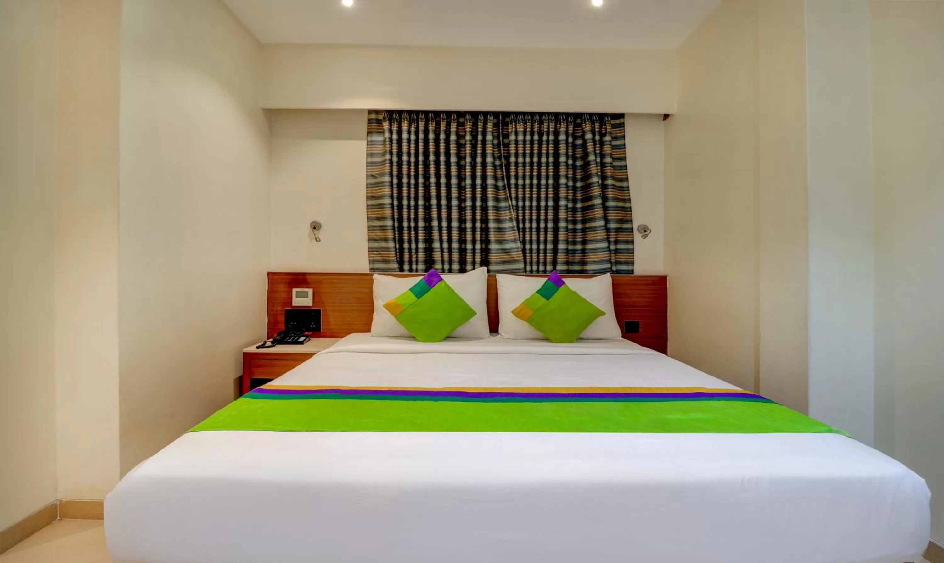 Bed in Treebo Ranjeet Shivaji Nagar