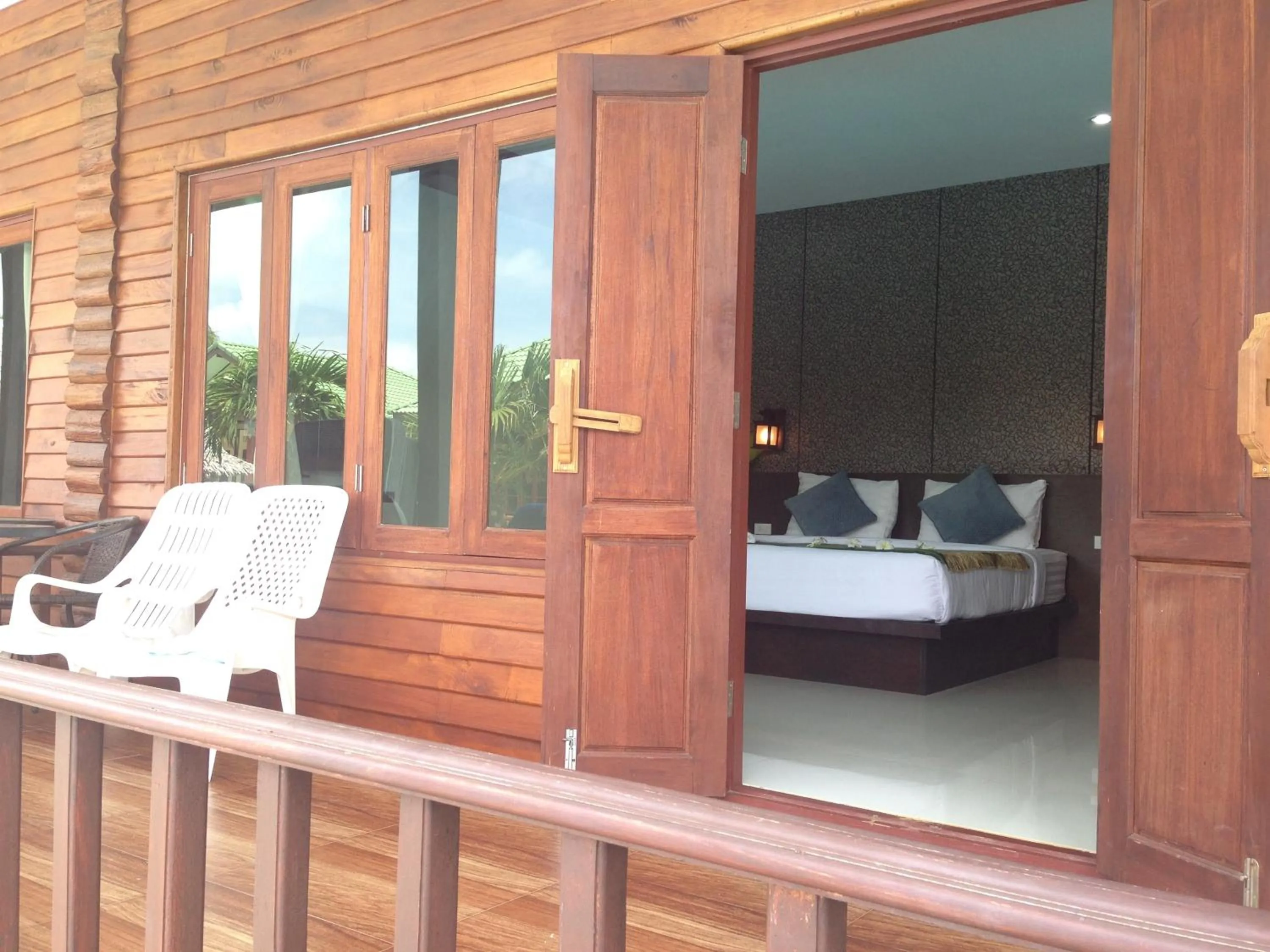 Day, Bed in Khum Laanta Resort - SHA Extra Plus