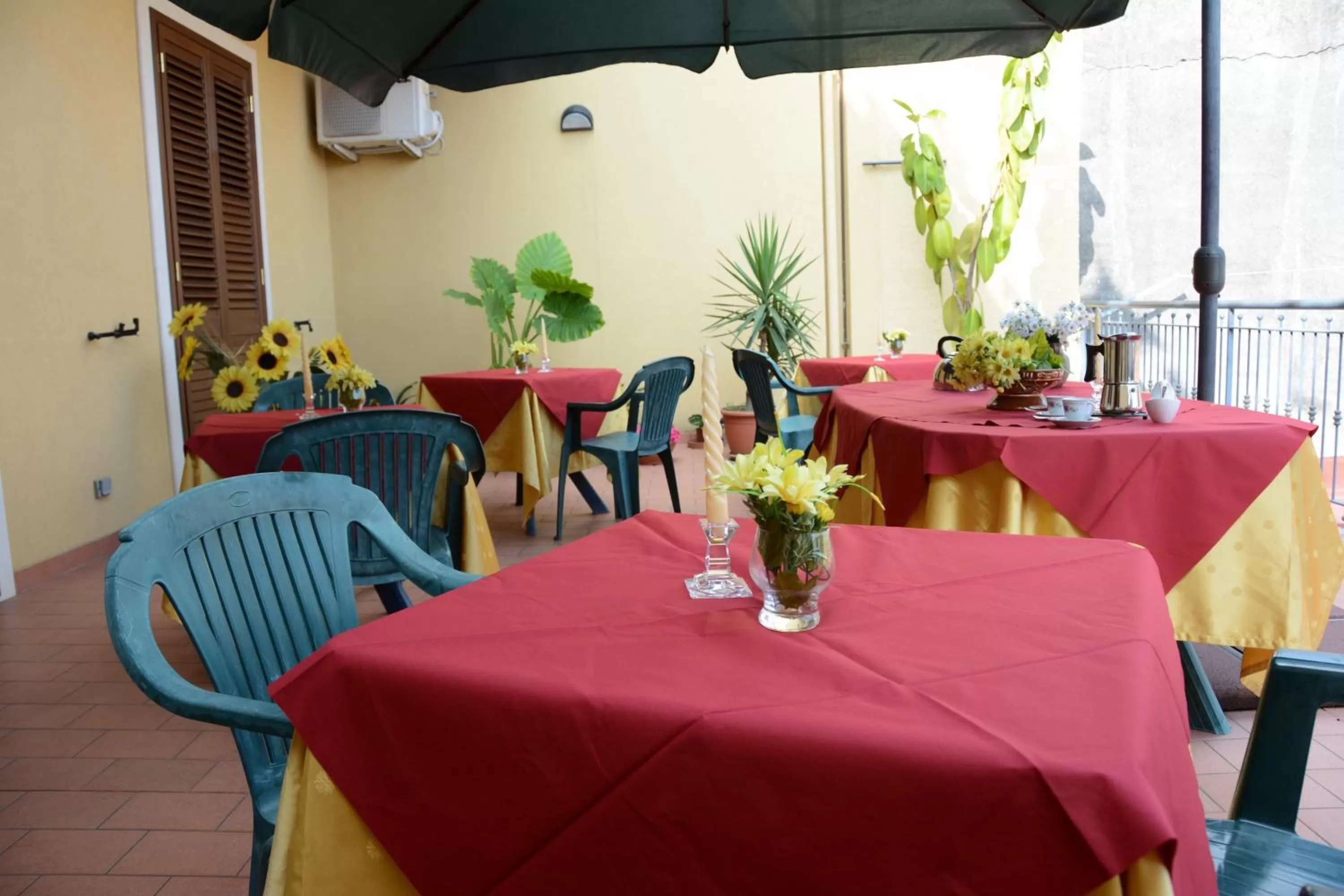 Balcony/Terrace, Restaurant/Places to Eat in B&B Casabella