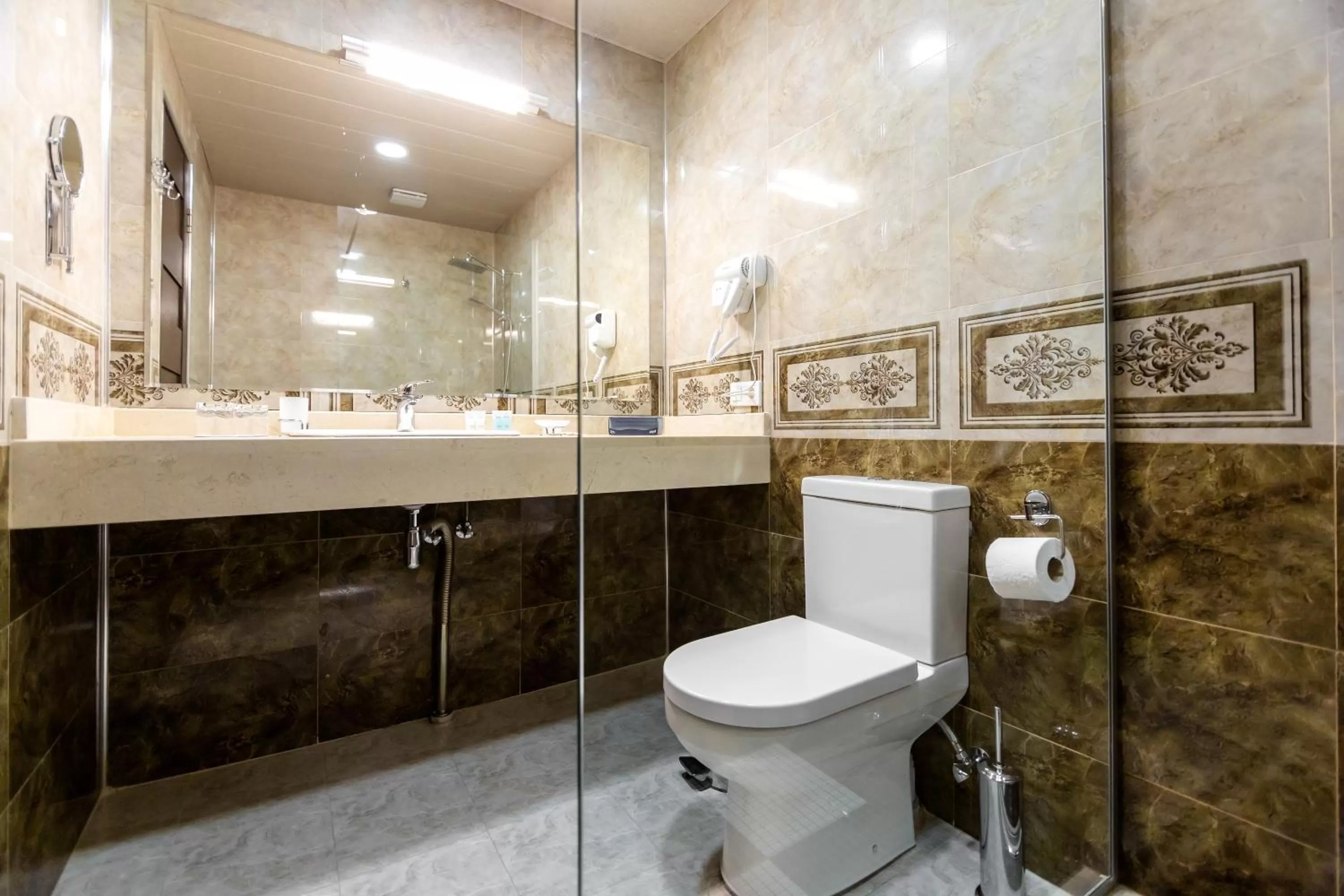 Bathroom in Elia Palace Hotel