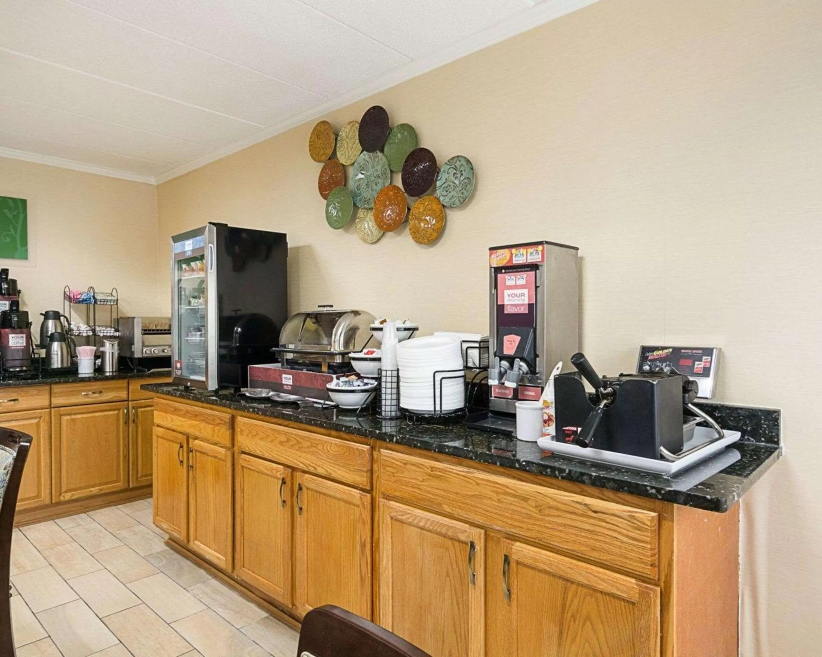 Restaurant/places to eat in Comfort Inn Oxon Hill