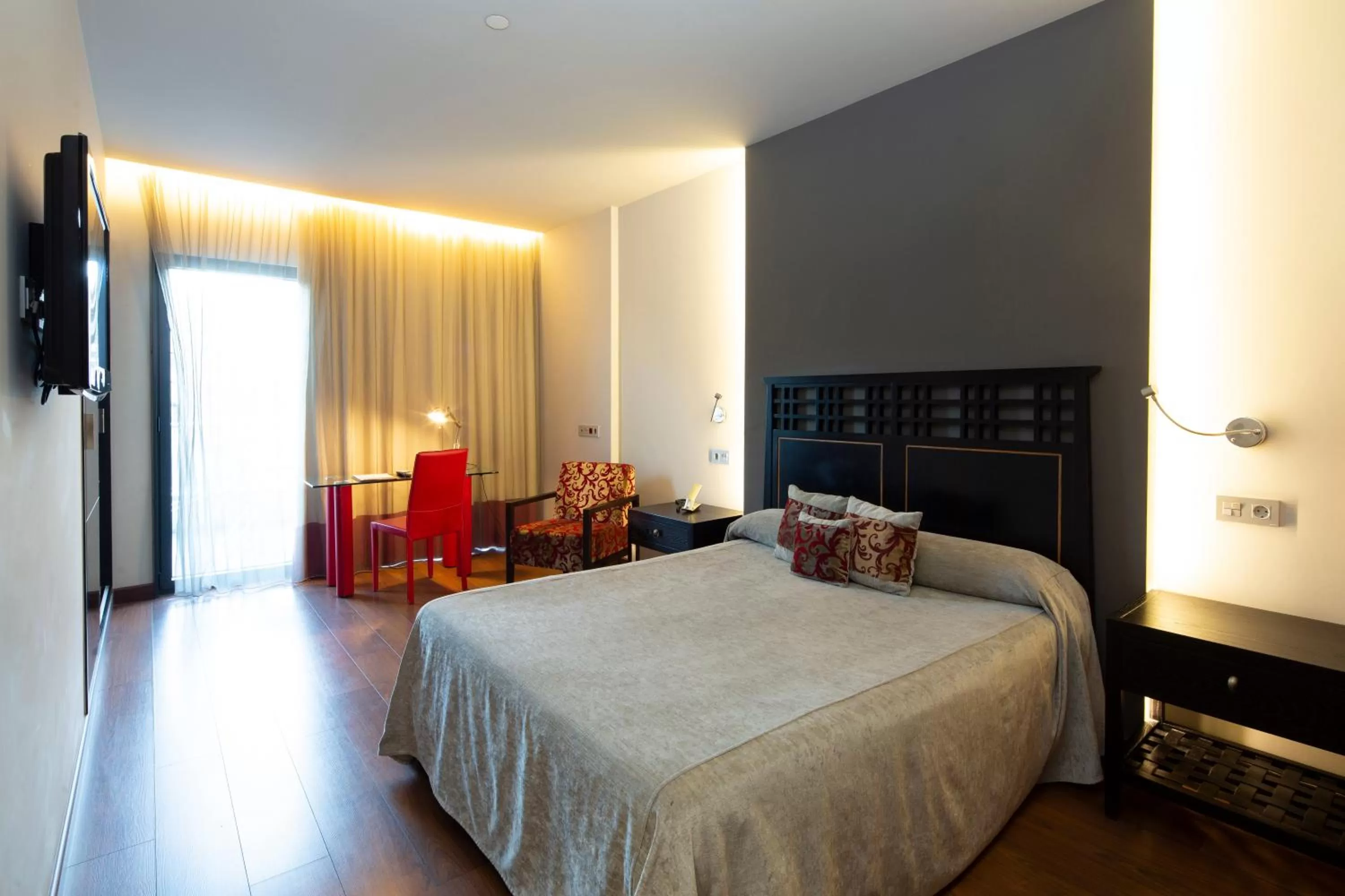 Bed in Silken Axis Vigo