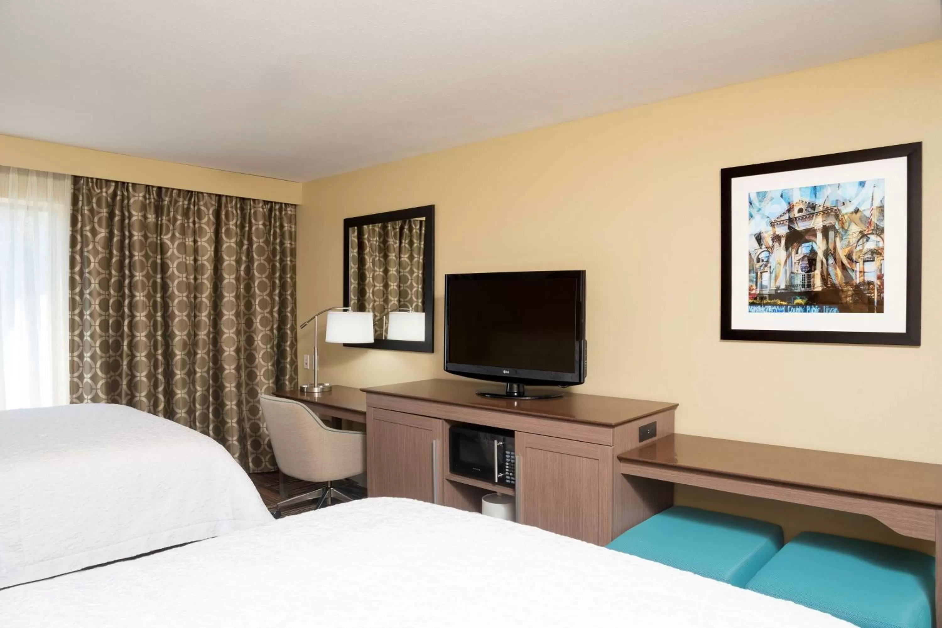 Bedroom, Bed in Hampton Inn & Suites Mansfield South @ I 71