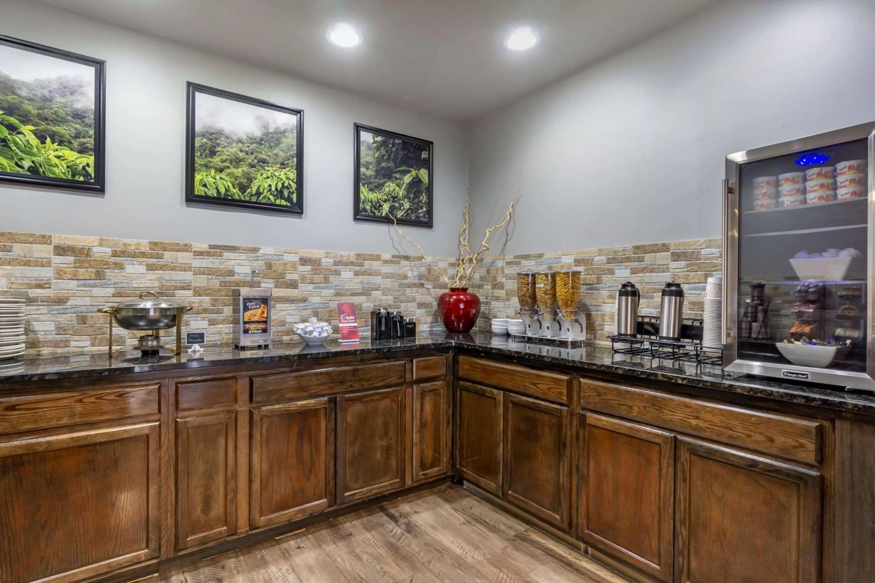 Restaurant/places to eat in Best Western PLUS Lake Front Hotel