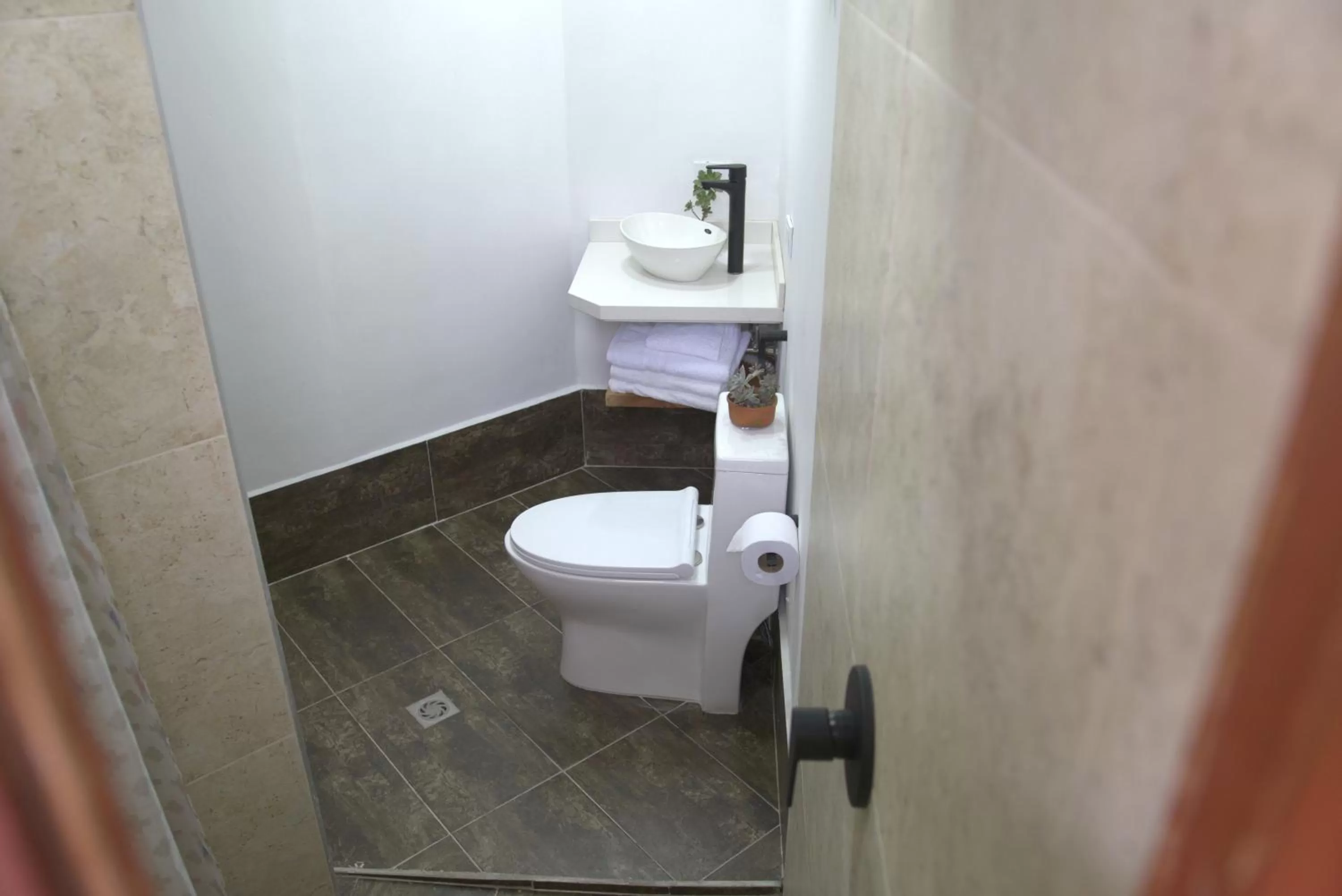 Bathroom in Hotel Chalet El Castillo by Majuva