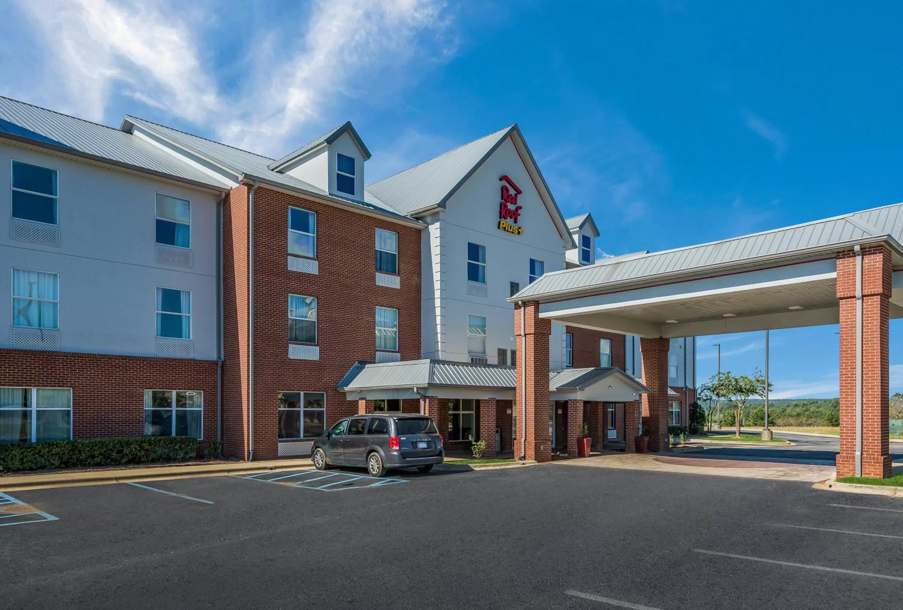 Property building in Red Roof Inn PLUS & Suites Birmingham - Bessemer