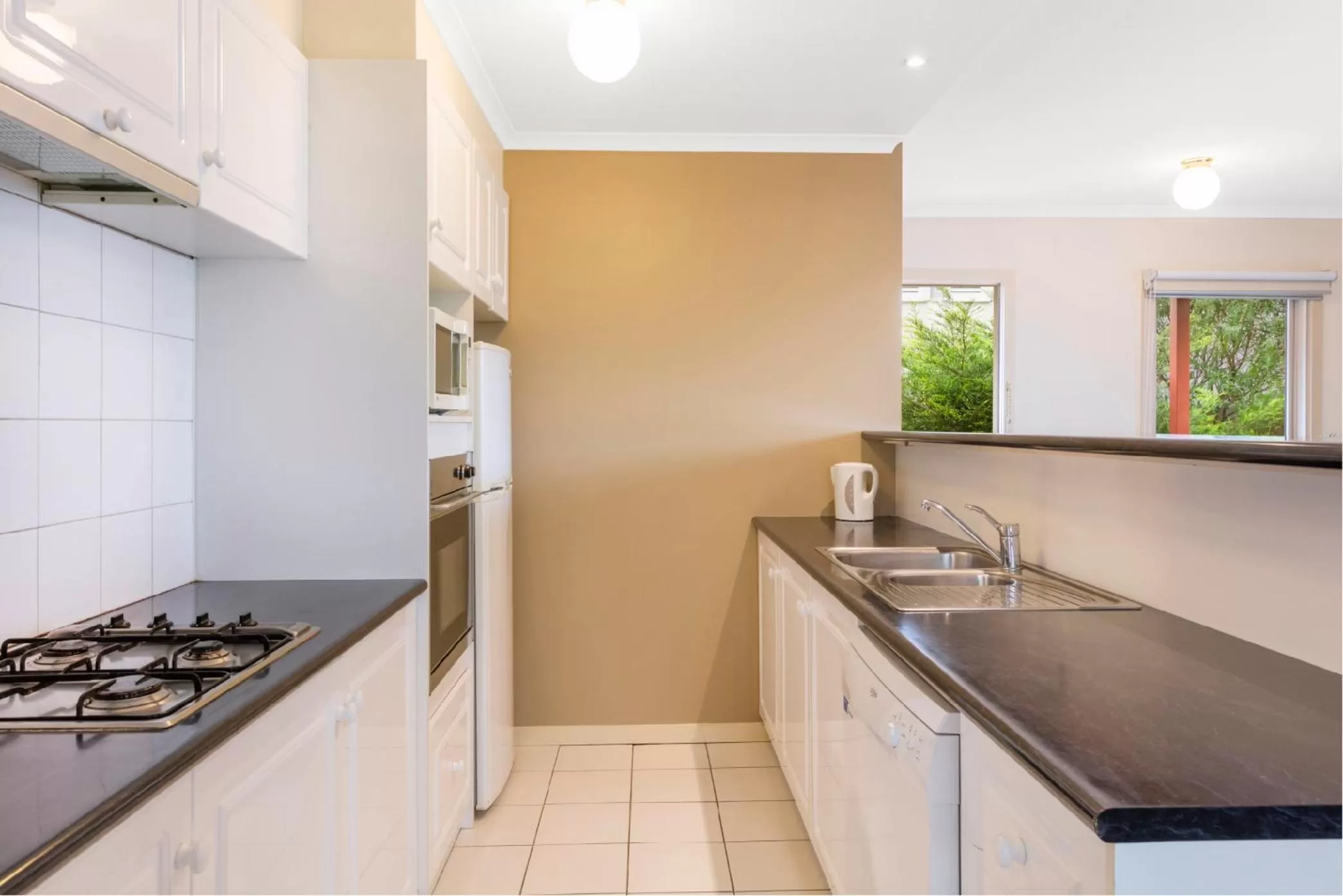 Kitchen or kitchenette in Hawthorn Gardens Serviced Apartments