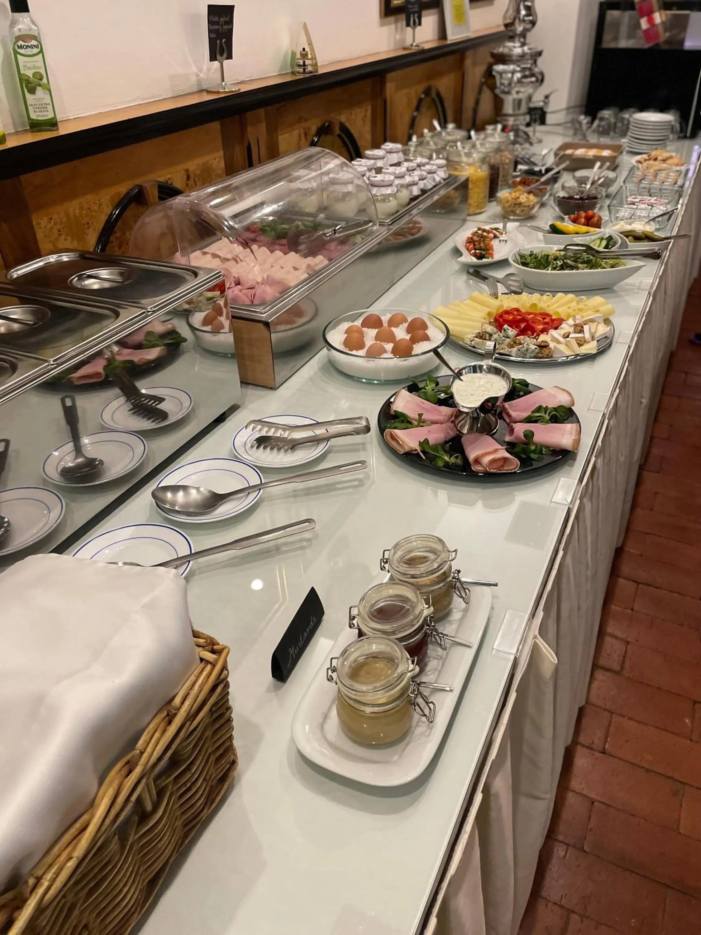 Breakfast in Royal Ricc