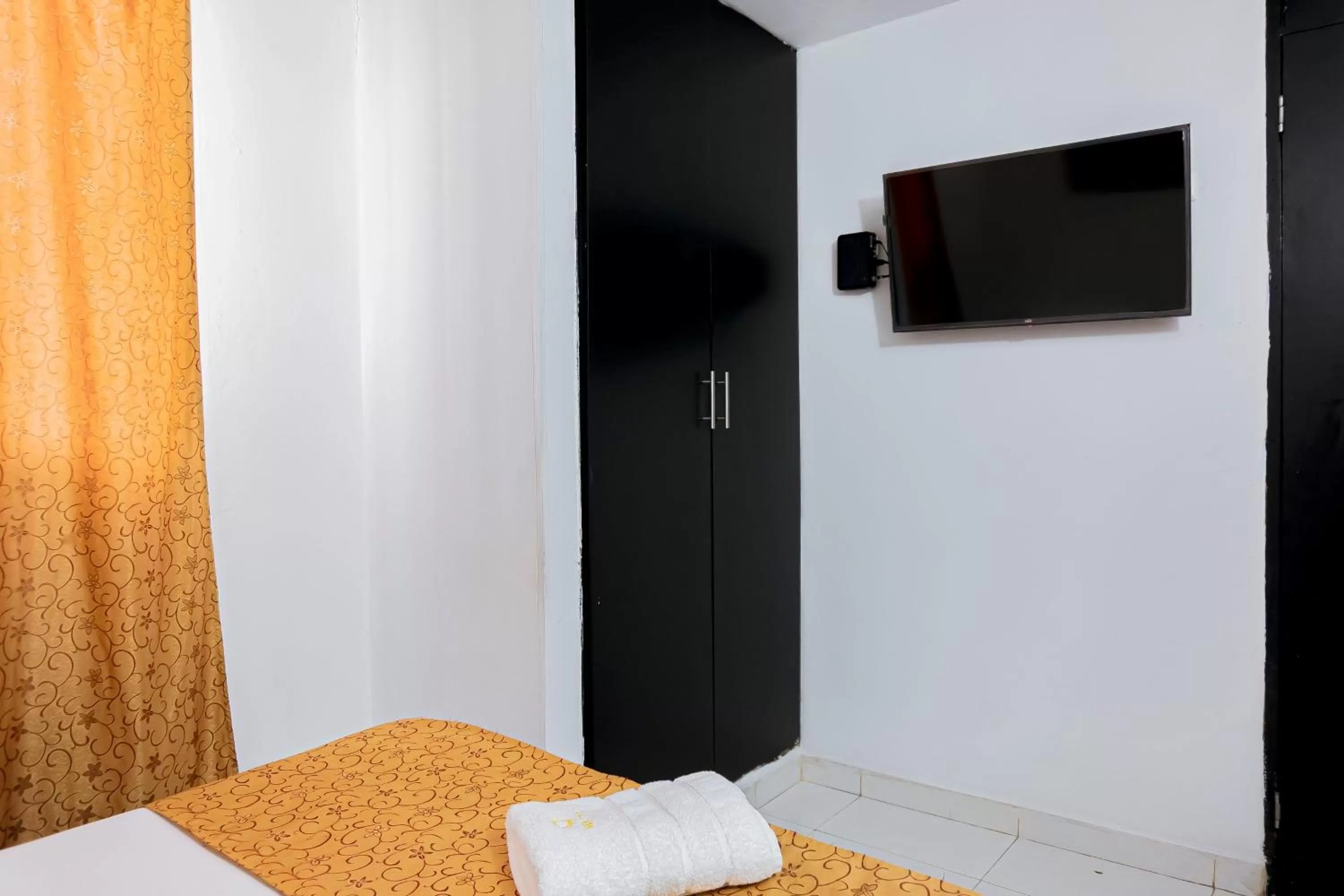 TV/Entertainment Center in HOTEL SOL INN SANTA Marta