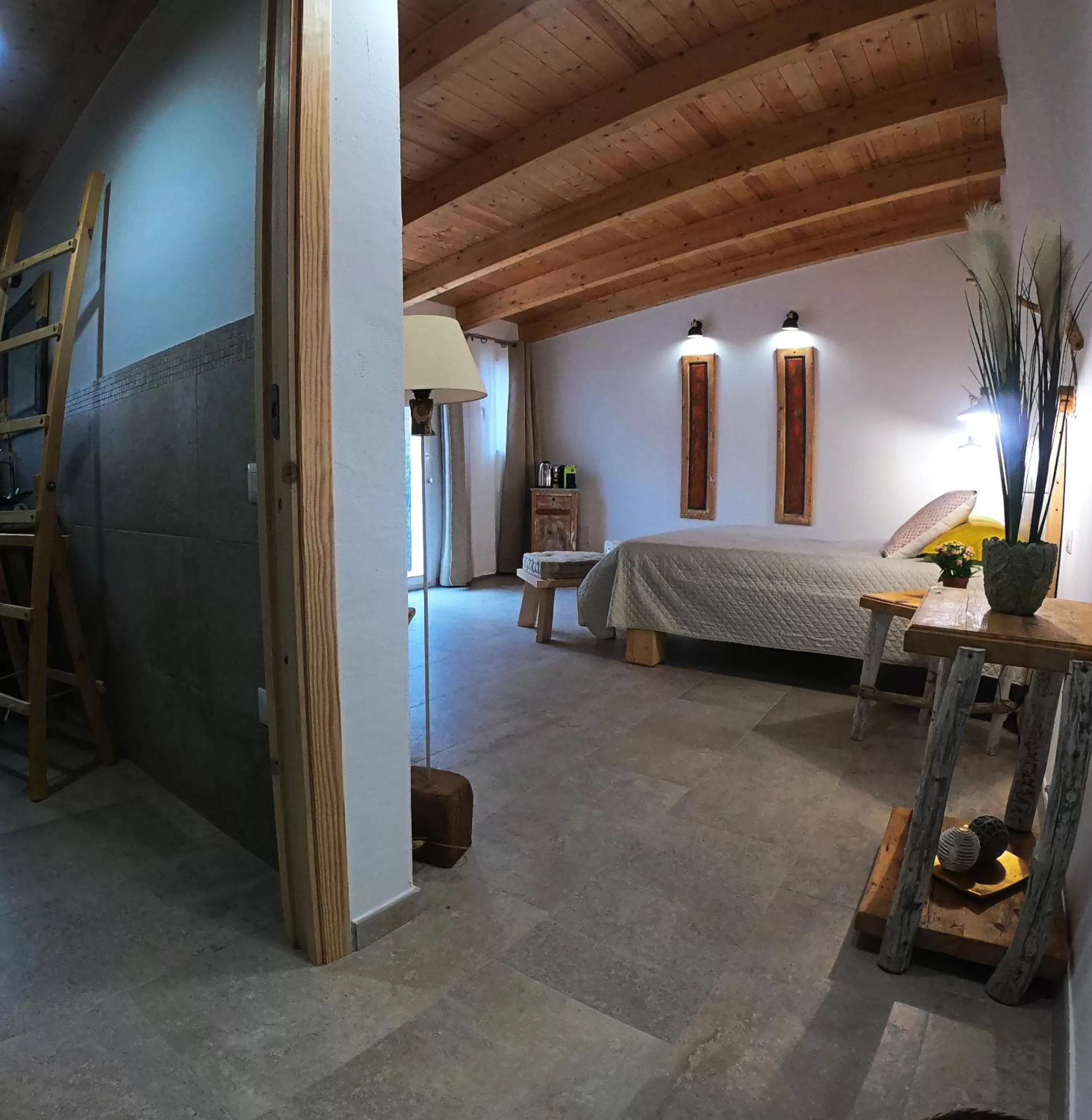 Decorative detail, Bed in B&B Les Chambres Rooms & Suite