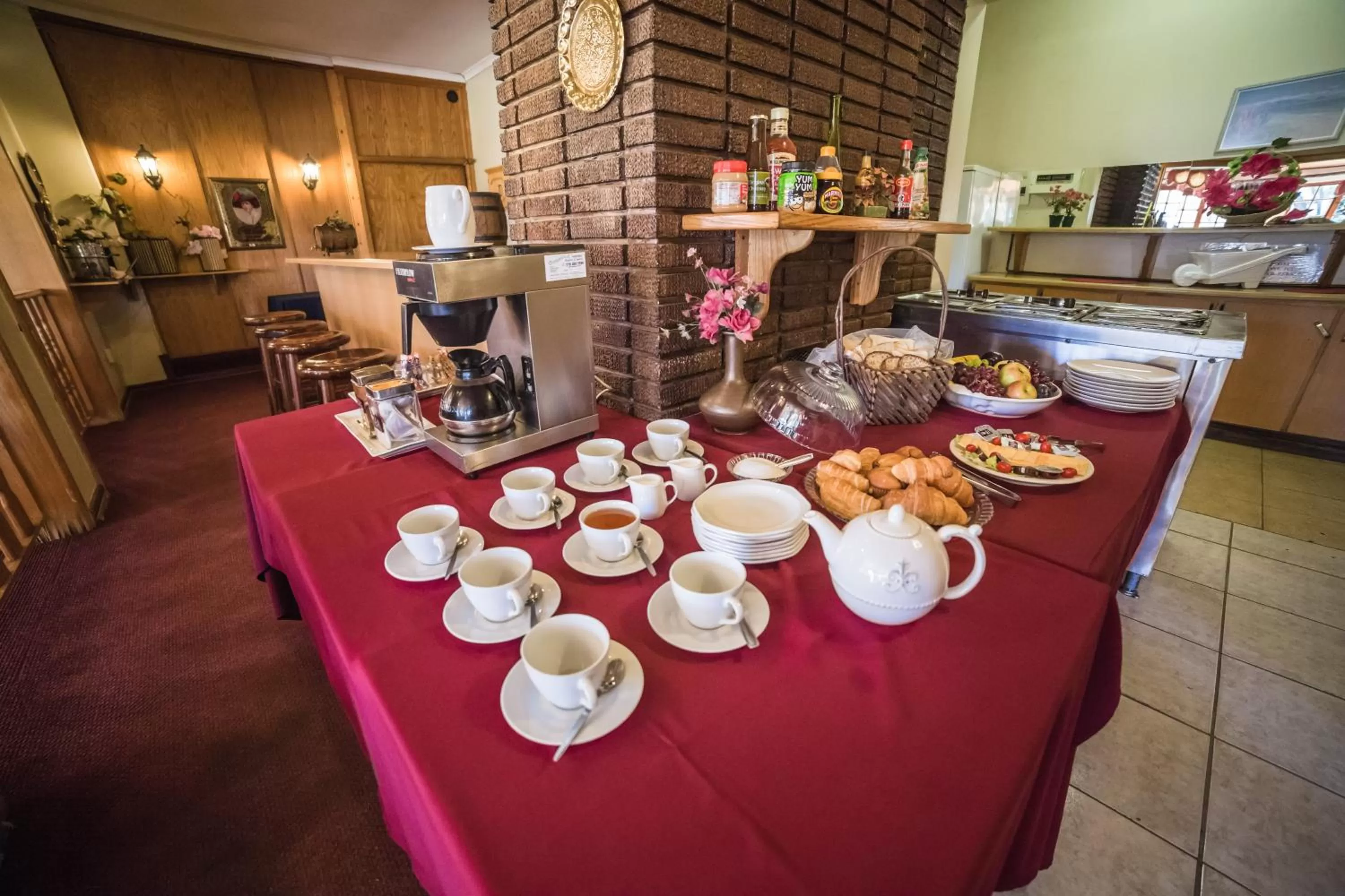 Restaurant/places to eat in Acacia Guesthouse Klerksdorp