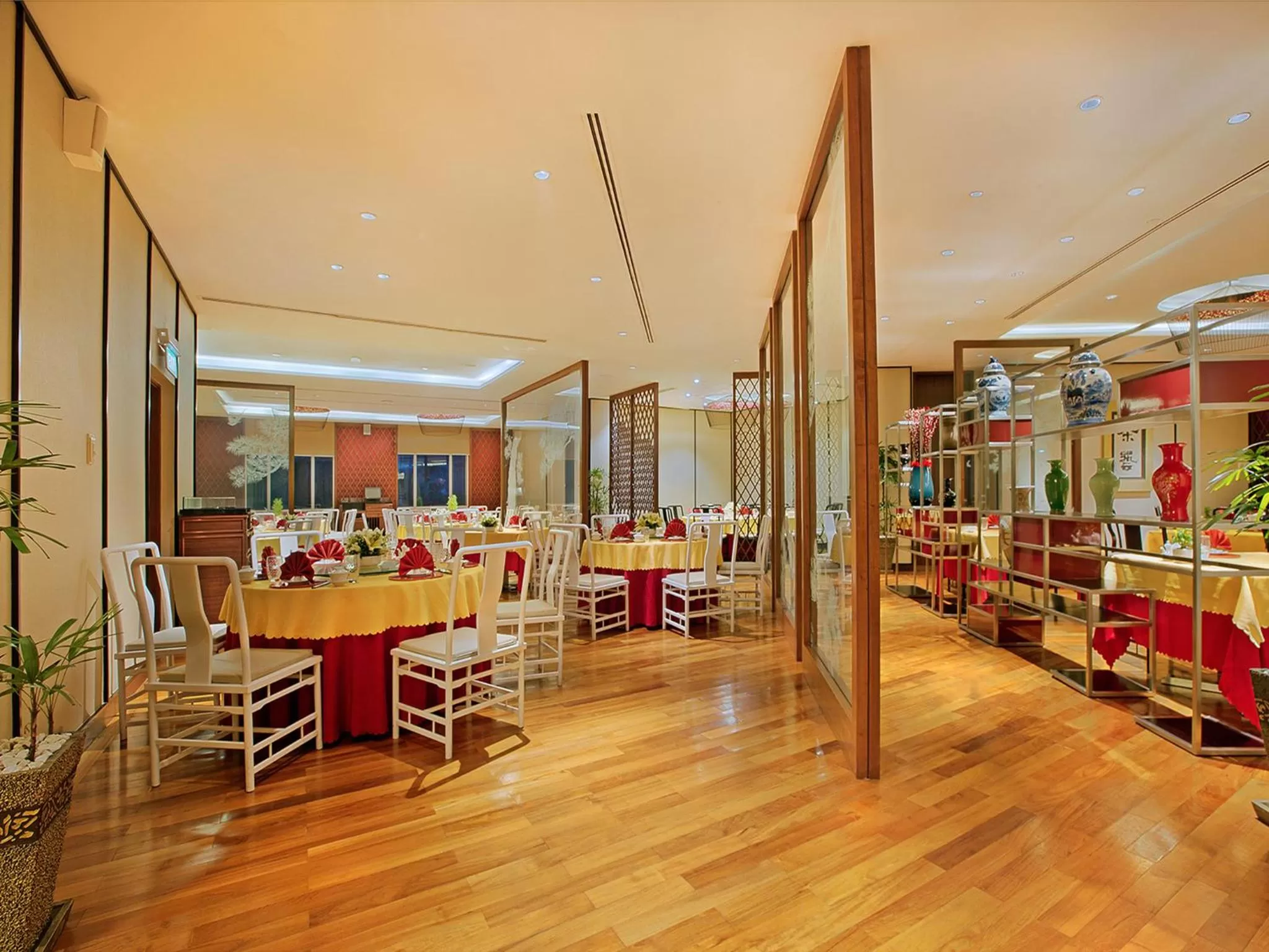 Restaurant/places to eat in PARKROYAL Yangon